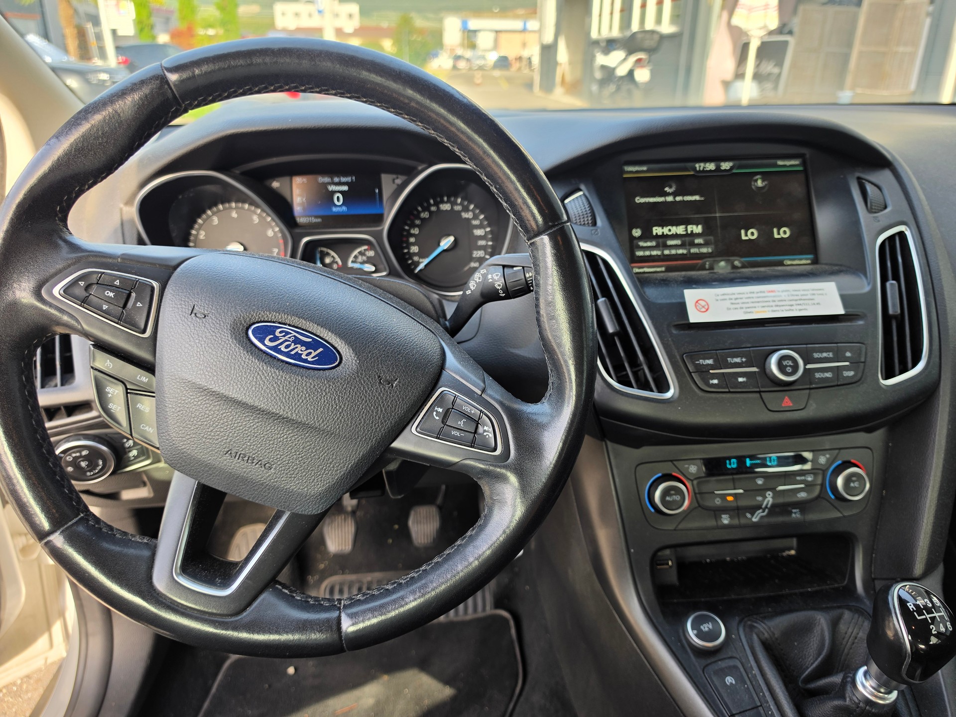 FORD Focus 1.0 SCTi Titanium-image-9