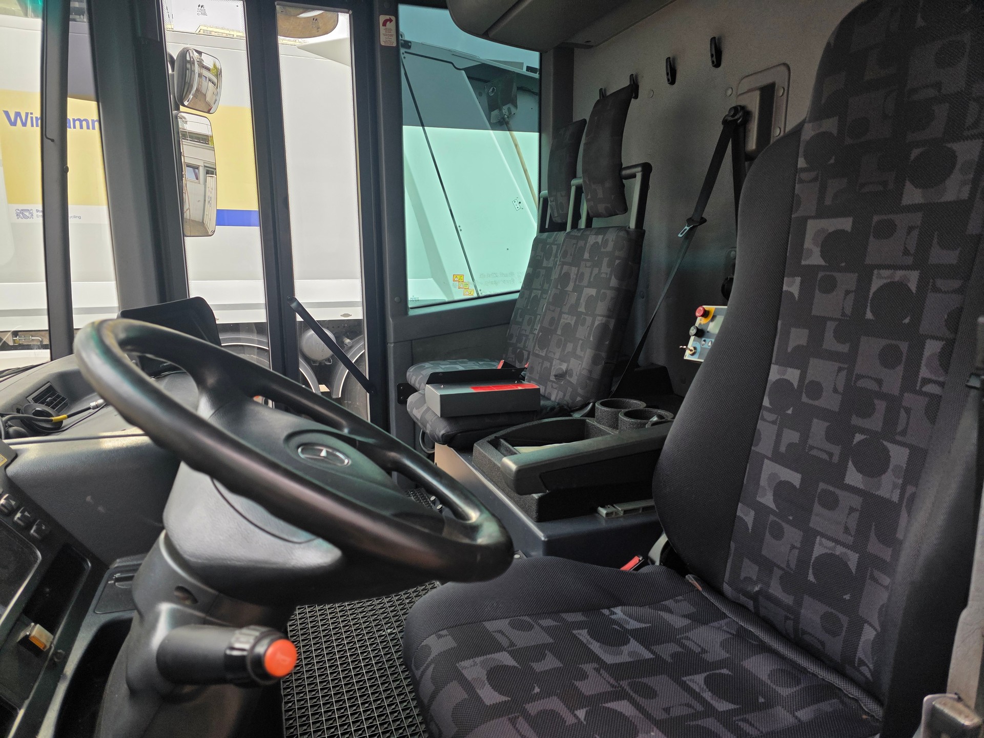 MERCEDES-BENZ Econic-image-14