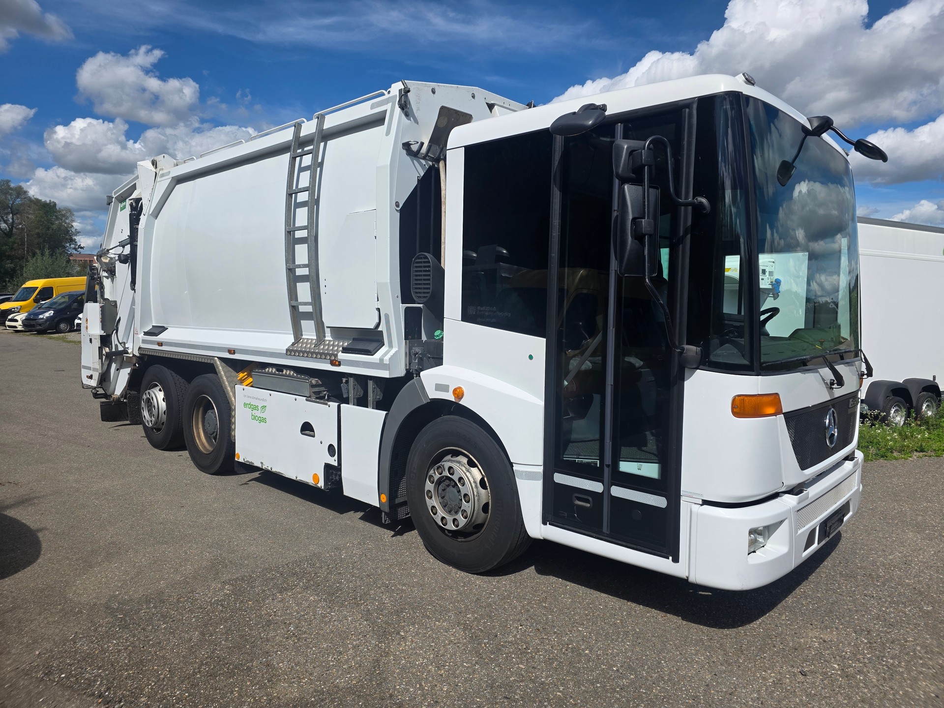 MERCEDES-BENZ Econic-showroom-element-2
