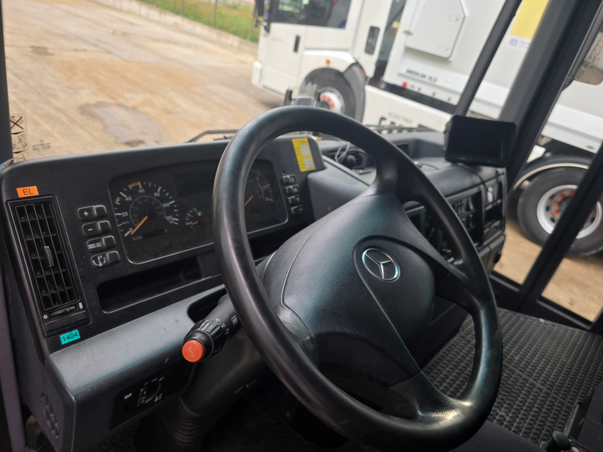 MERCEDES-BENZ Econic-image-15