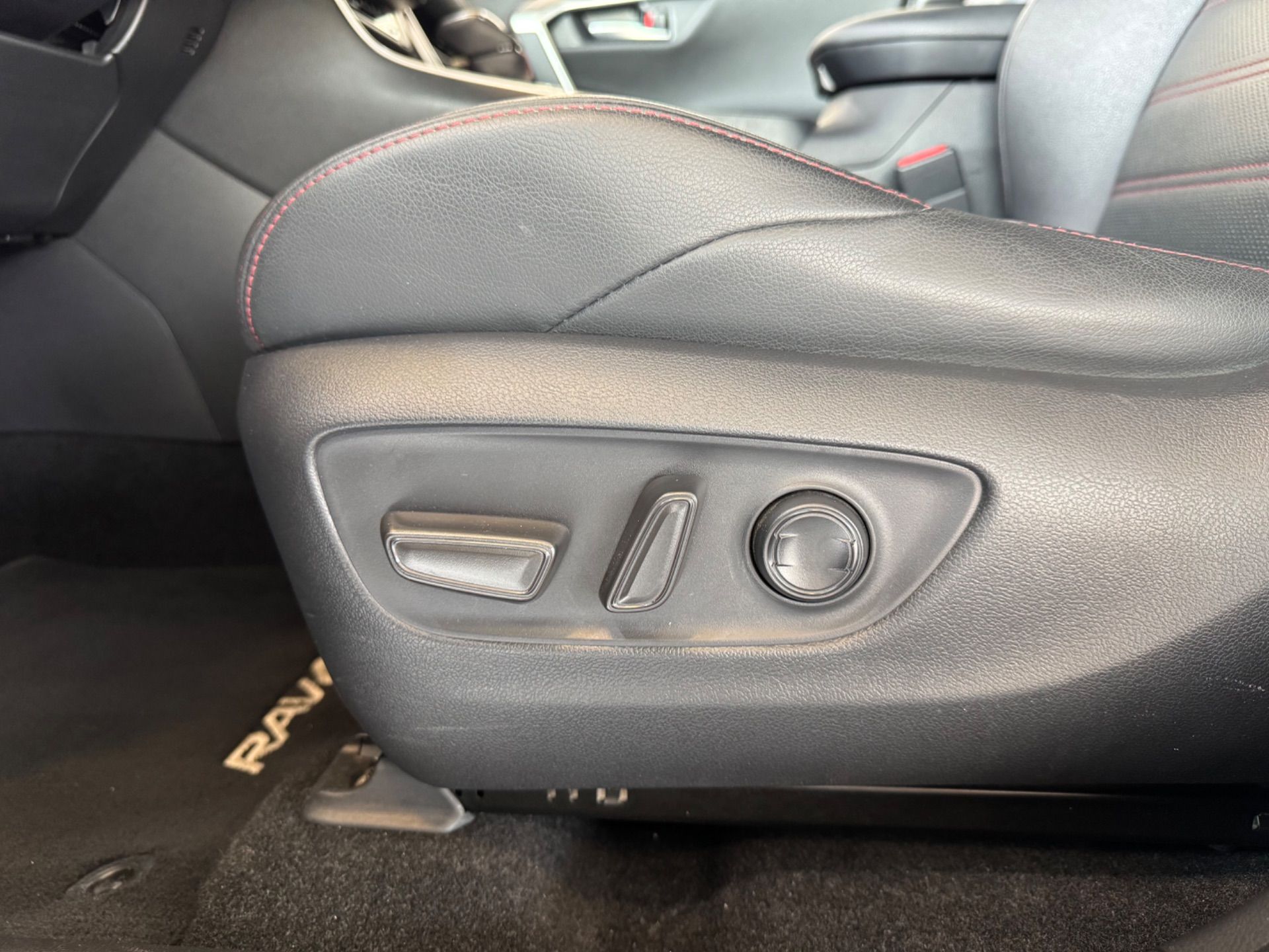 TOYOTA RAV 4 RAV-4 2.5 PHEV Platinum-image-19