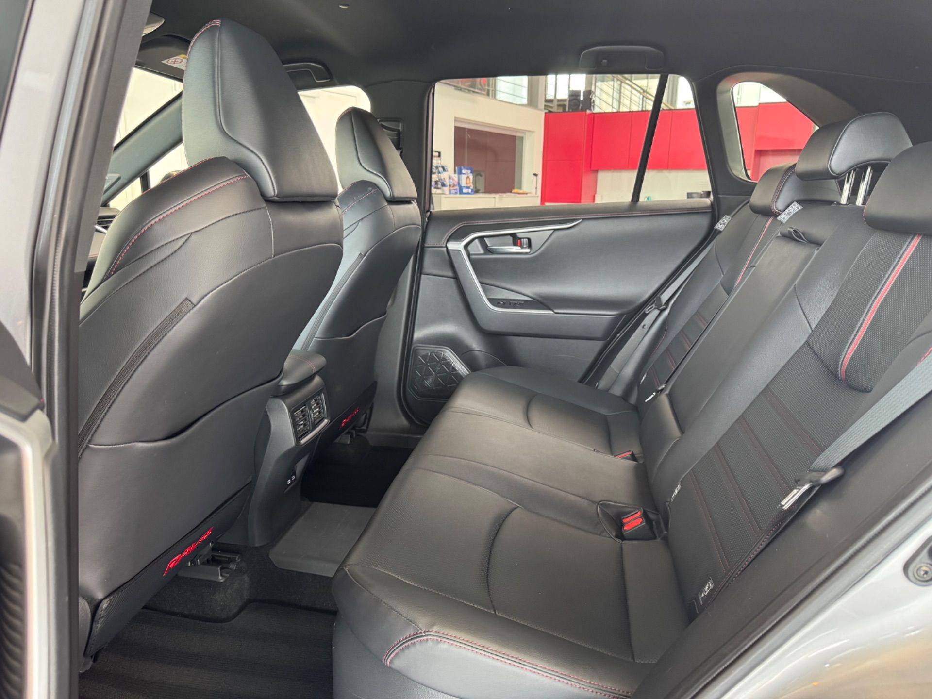 TOYOTA RAV 4 RAV-4 2.5 PHEV Platinum-image-23