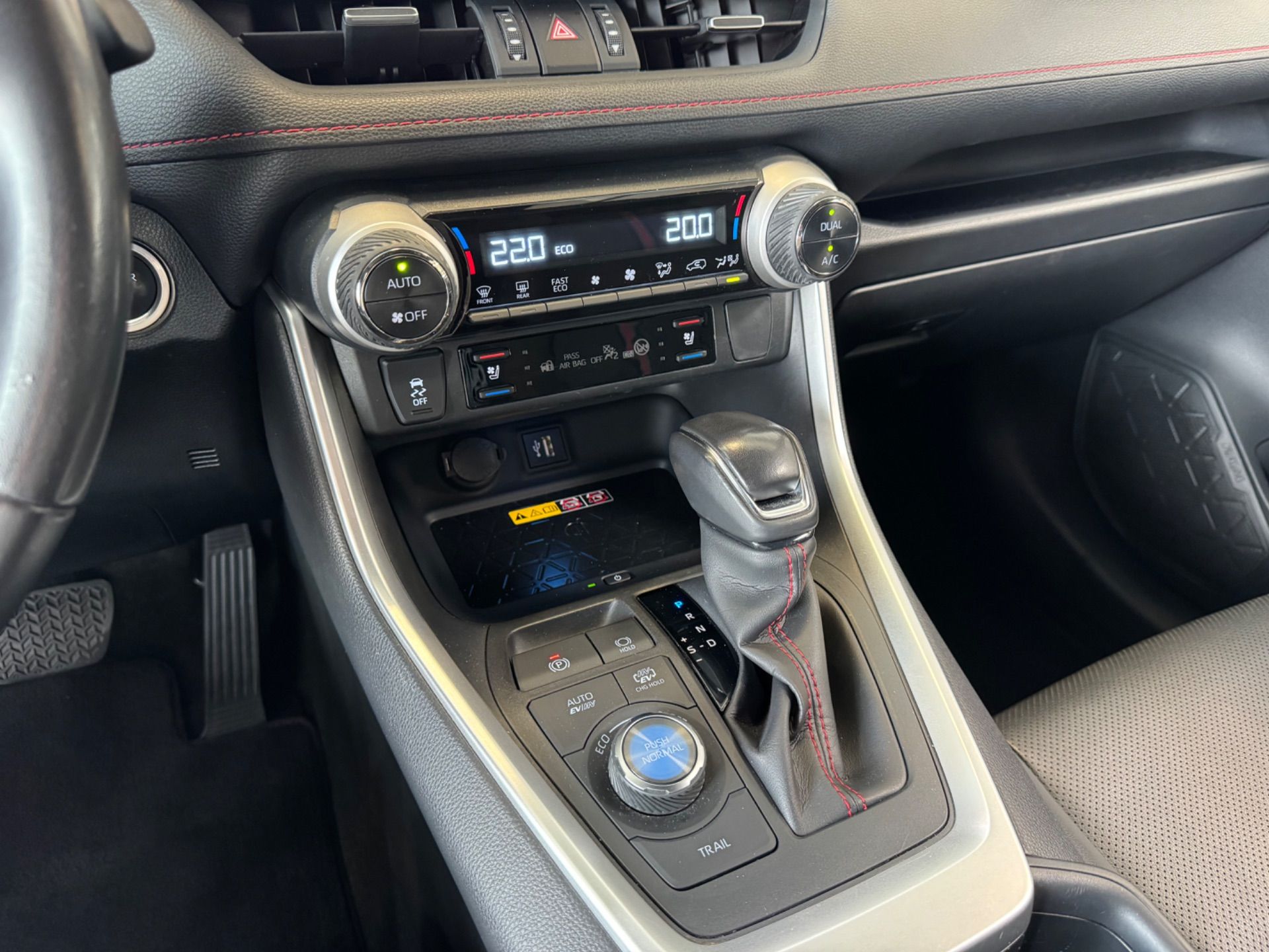 TOYOTA RAV 4 RAV-4 2.5 PHEV Platinum-image-12