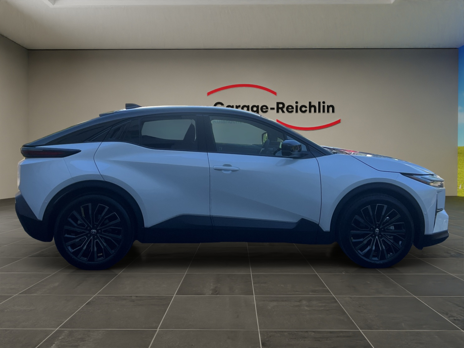 TOYOTA C-HR+ Premium AWD-image-5