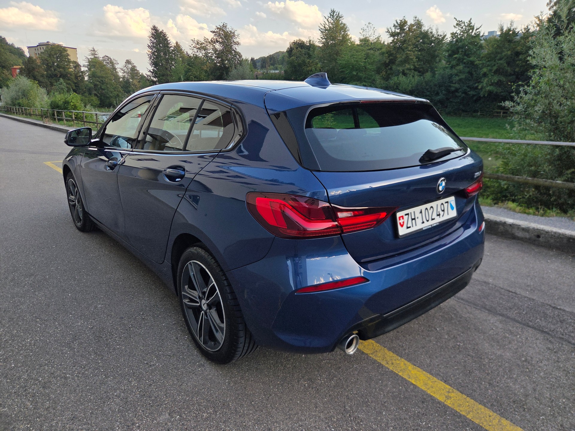 BMW 118i-image-3