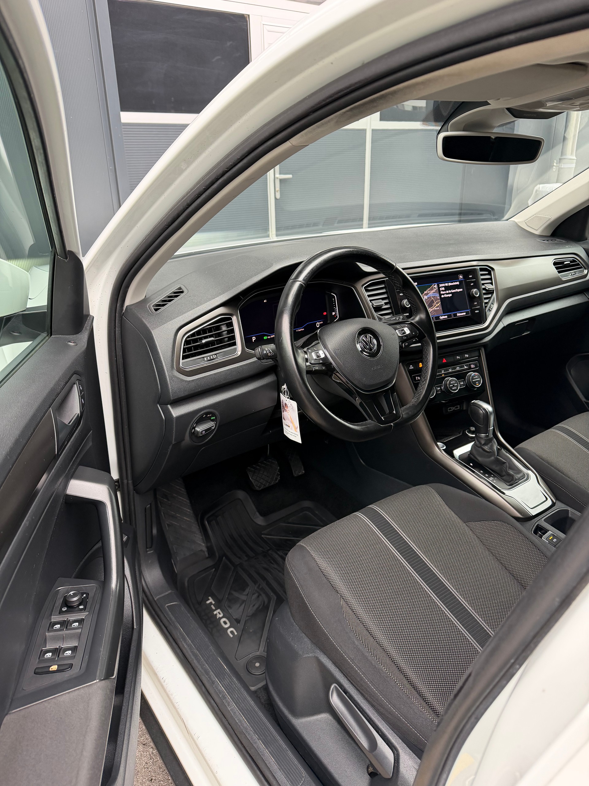 VW T-Roc 1.5 TSI EVO Advance DSG-image-12
