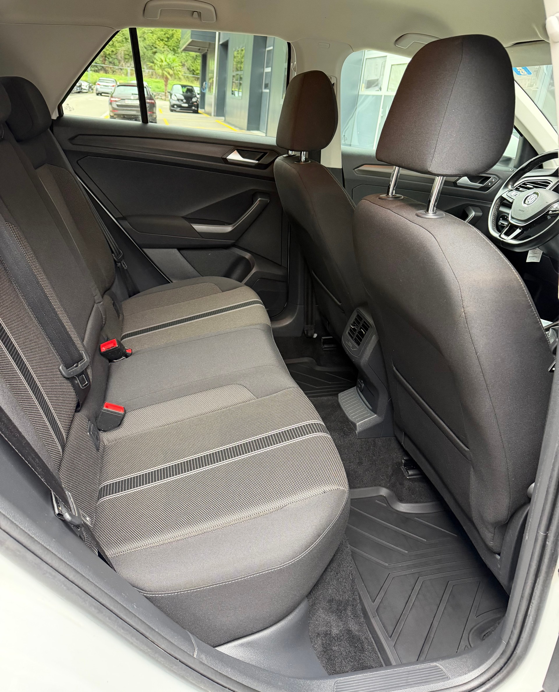 VW T-Roc 1.5 TSI EVO Advance DSG-image-8