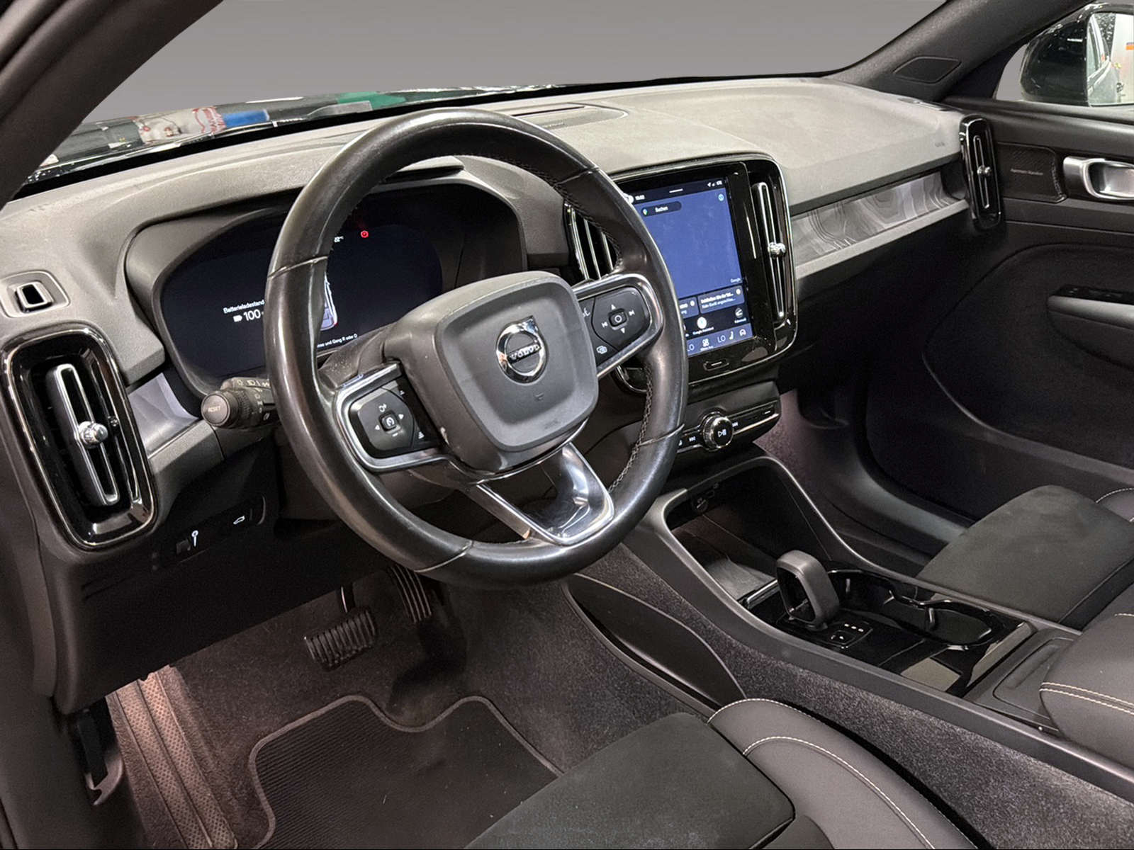 VOLVO C40 P8 Twin Recharge Ultimate AWD-image-9
