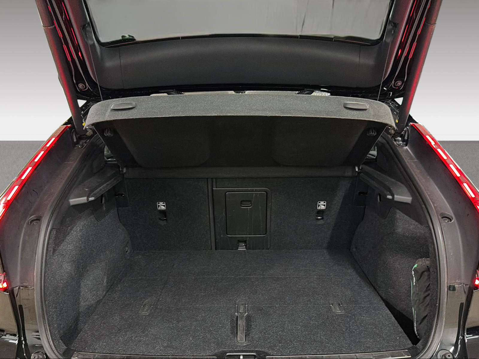 VOLVO C40 P8 Twin Recharge Ultimate AWD-image-5