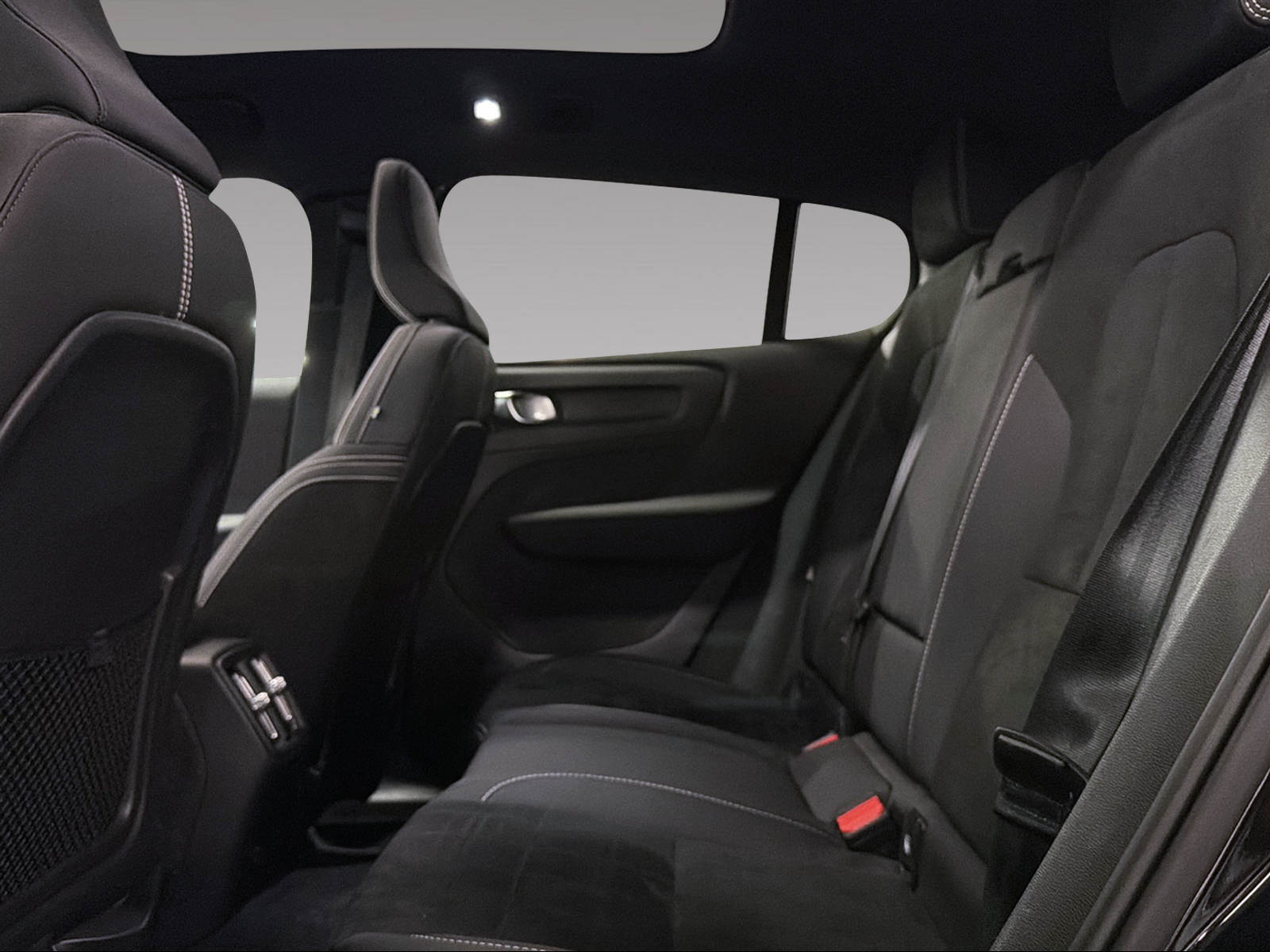 VOLVO C40 P8 Twin Recharge Ultimate AWD-image-16