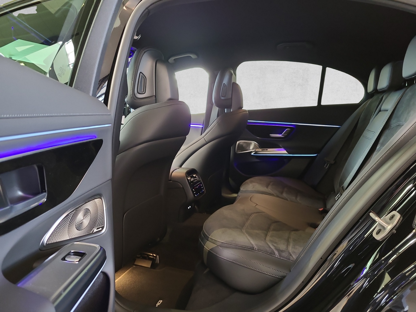 MERCEDES-BENZ E 220 d 4M AMG W214-image-2