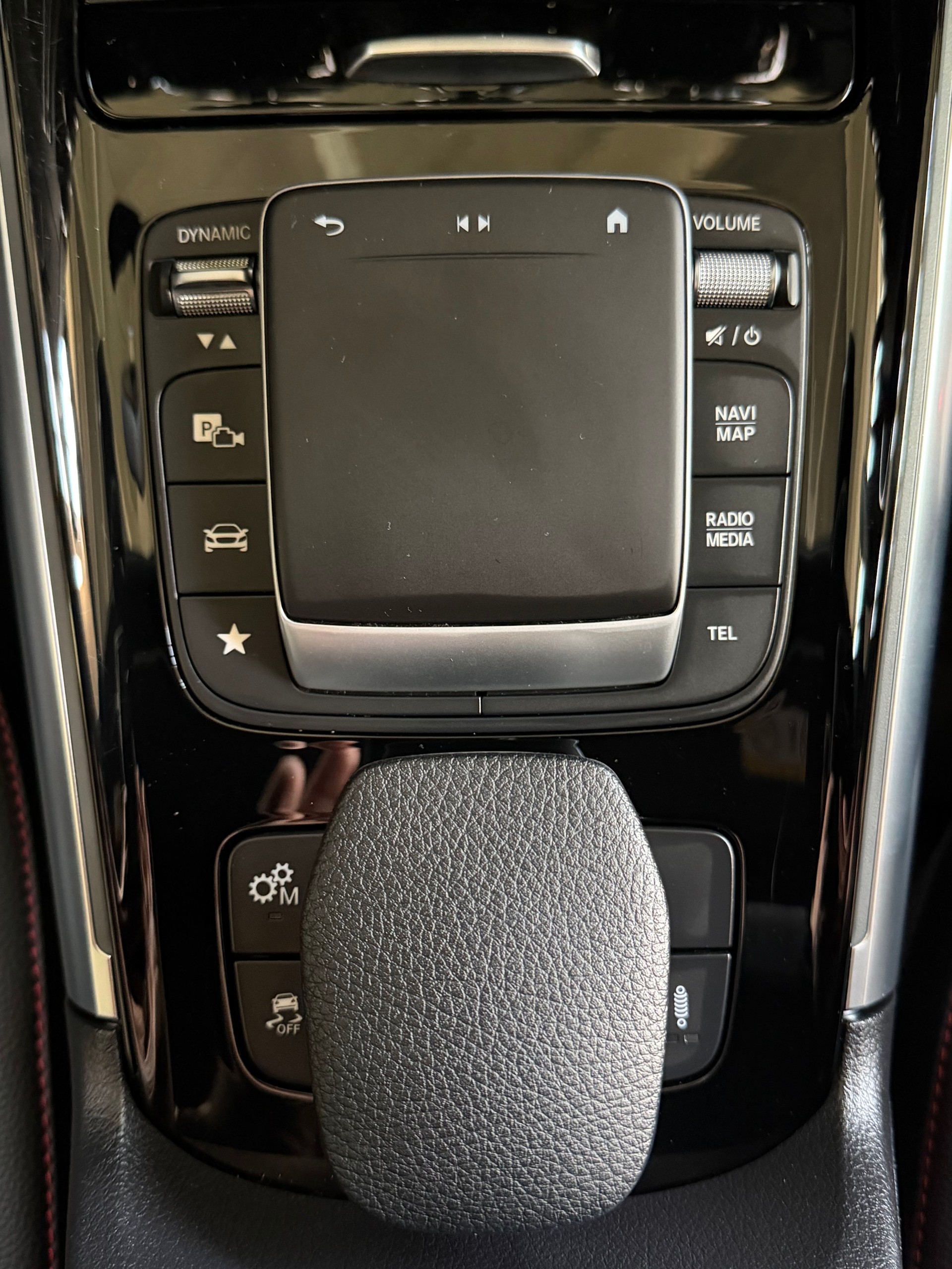 MERCEDES-BENZ GLA 35 AMG 4Matic 8G-Speedshift DCT-image-22