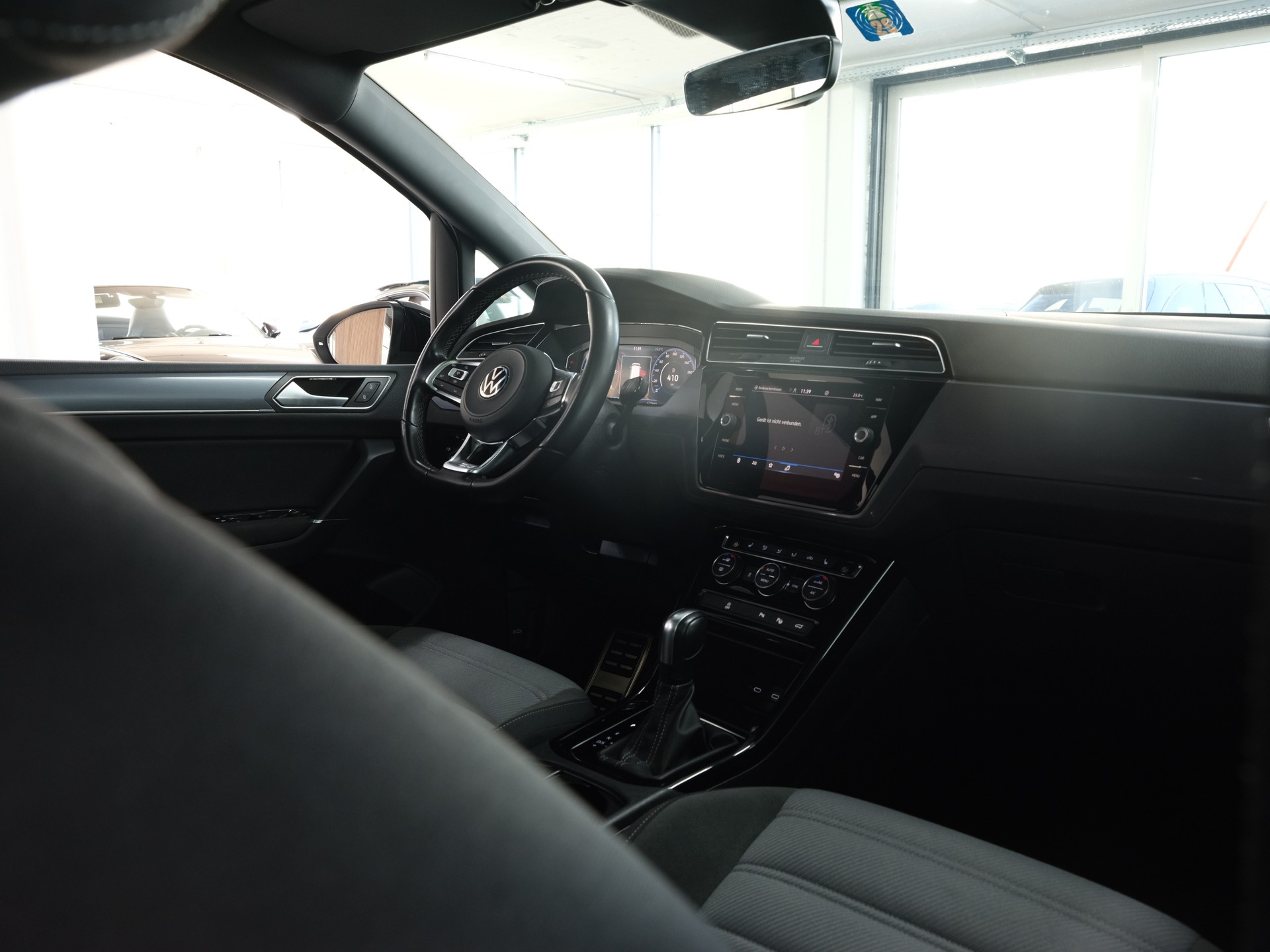 VW Touran 2.0 TDI BlueMotion Technology Highline DSG *R-Line* *Panorama* *Rückfahrkamera*-image-27