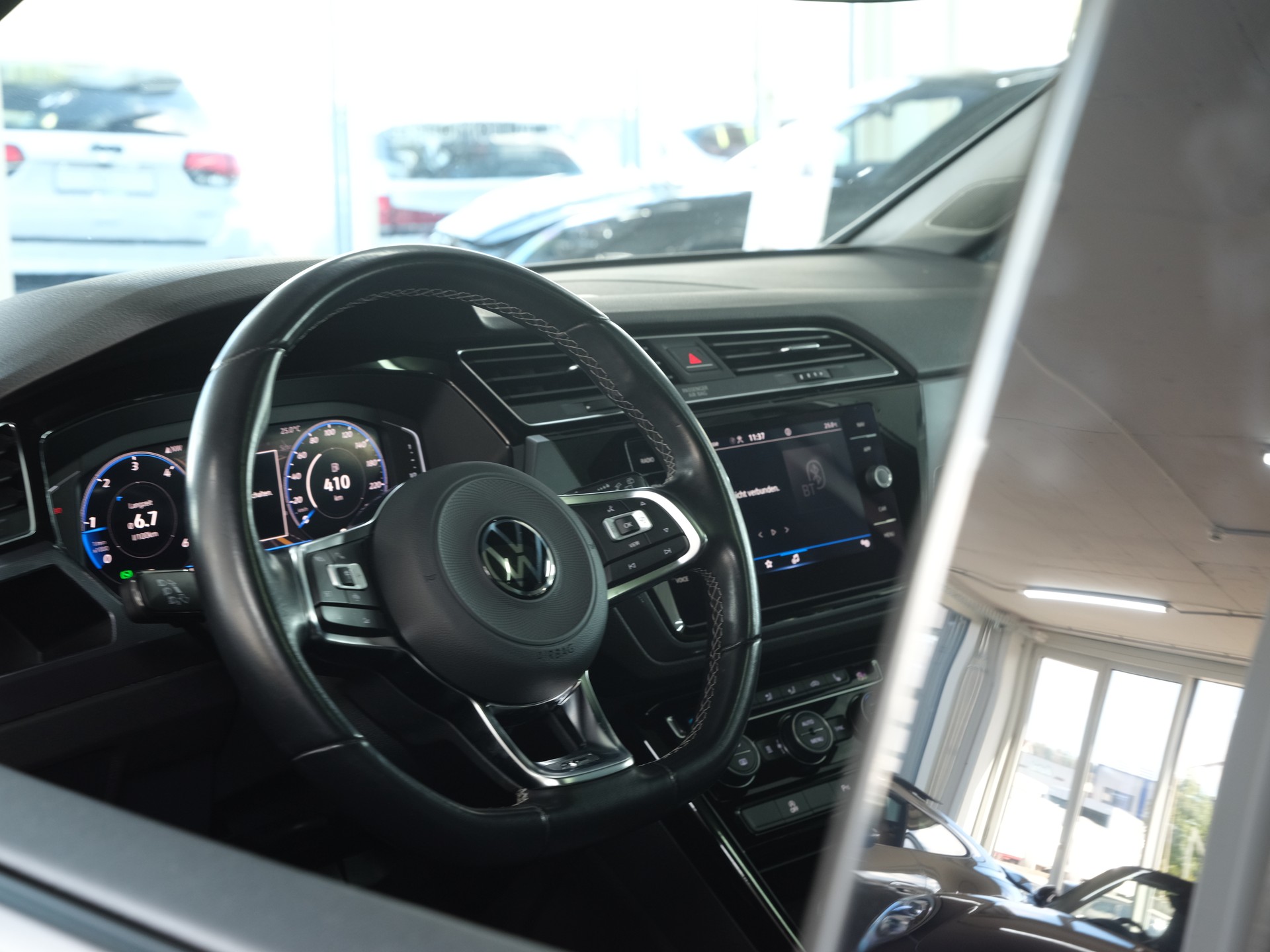 VW Touran 2.0 TDI BlueMotion Technology Highline DSG *R-Line* *Panorama* *Rückfahrkamera*-image-19