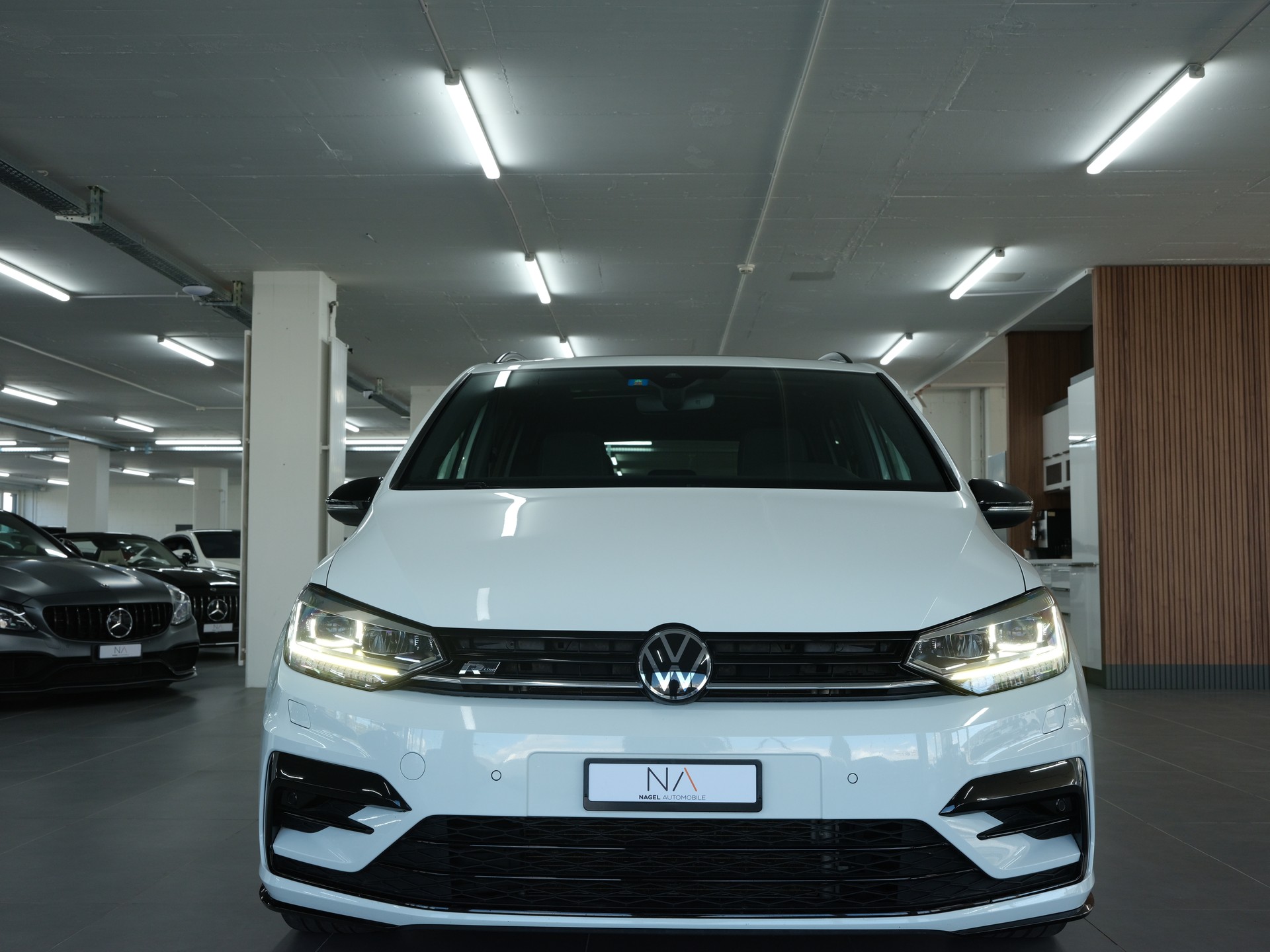 VW Touran 2.0 TDI BlueMotion Technology Highline DSG *R-Line* *Panorama* *Rückfahrkamera*-image-8