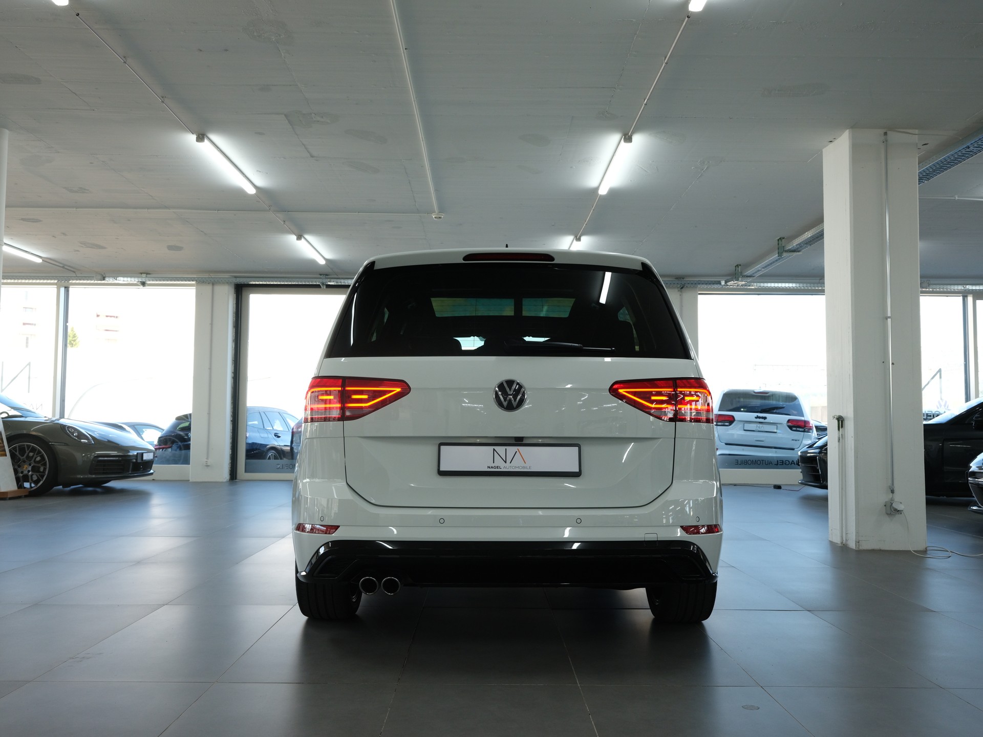 VW Touran 2.0 TDI BlueMotion Technology Highline DSG *R-Line* *Panorama* *Rückfahrkamera*-image-4