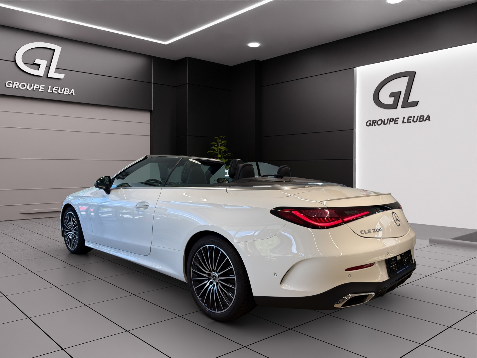 MERCEDES-BENZ CLE 200 Cabrio 4Matic 9G-Tronic-image-4