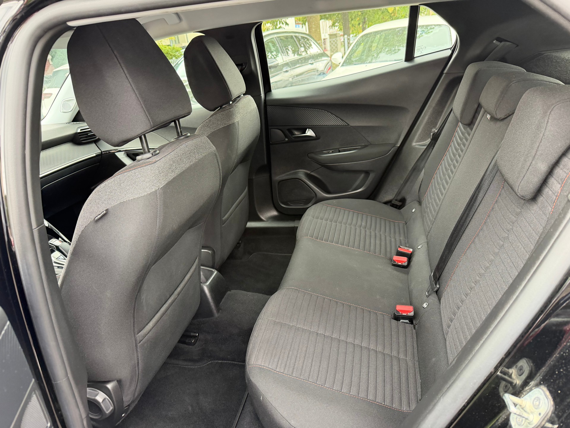 PEUGEOT 2008 1.5 BlueHDi Allure EAT8-image-7