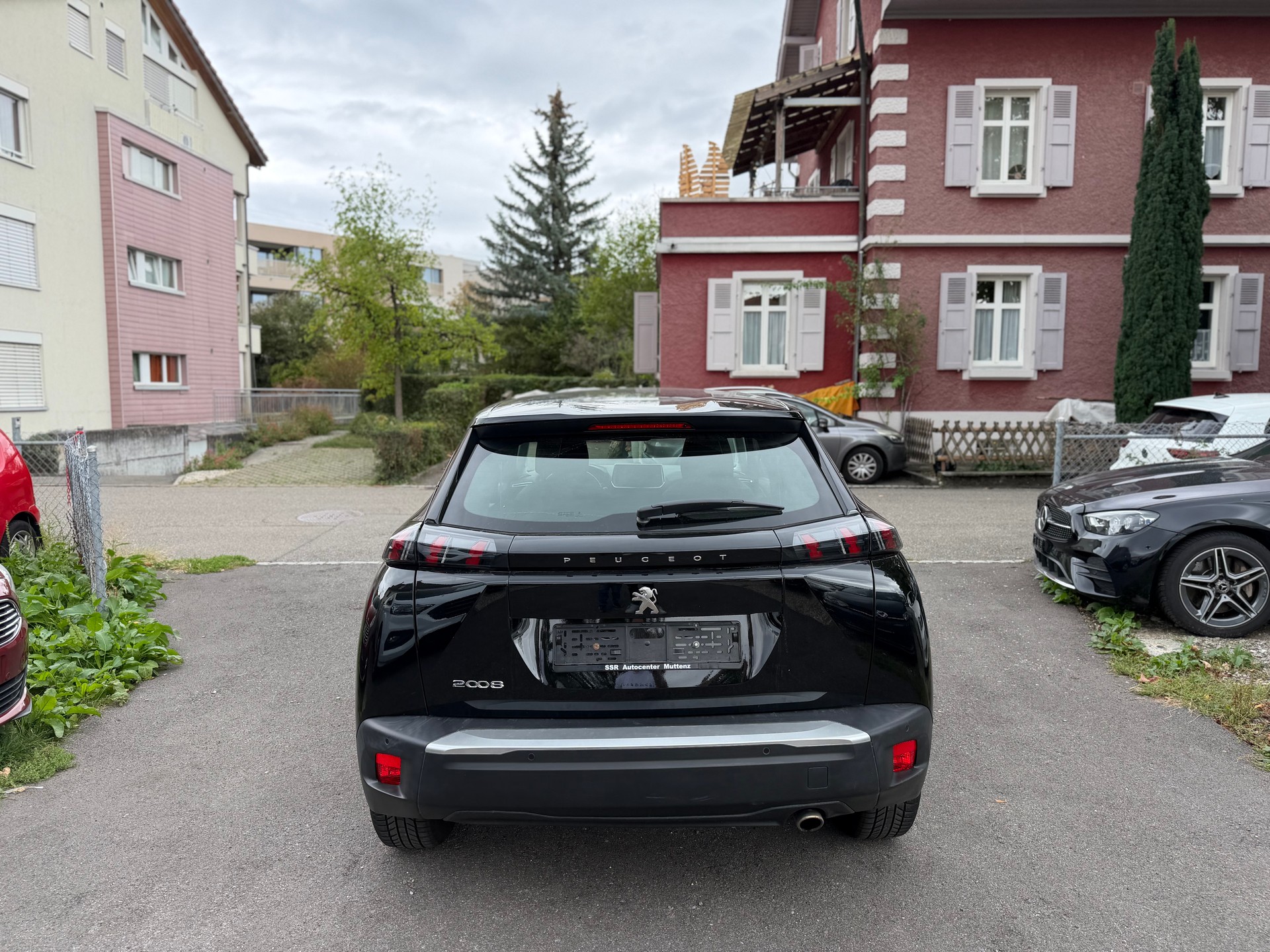 PEUGEOT 2008 1.5 BlueHDi Allure EAT8-image-3