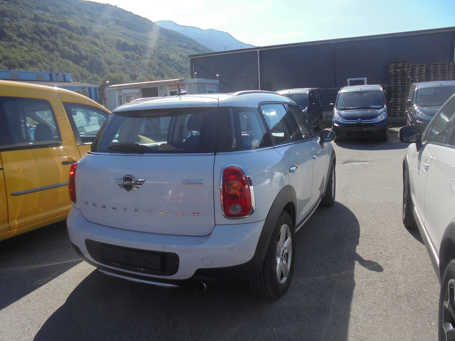 MINI Countryman Cooper FWD-image-5