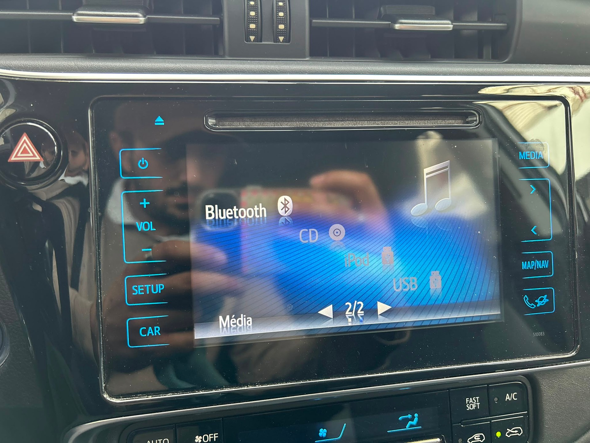 TOYOTA Auris 1.8 HSD Style e-CVT-image-14