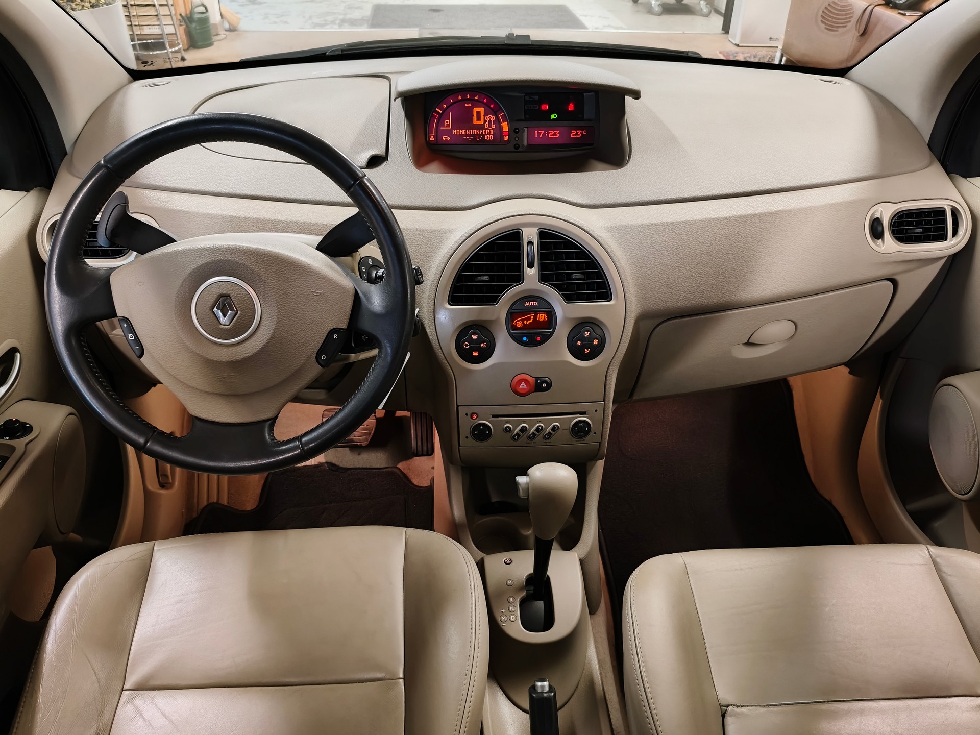 RENAULT Modus 1.6 16V Initiale-image-16