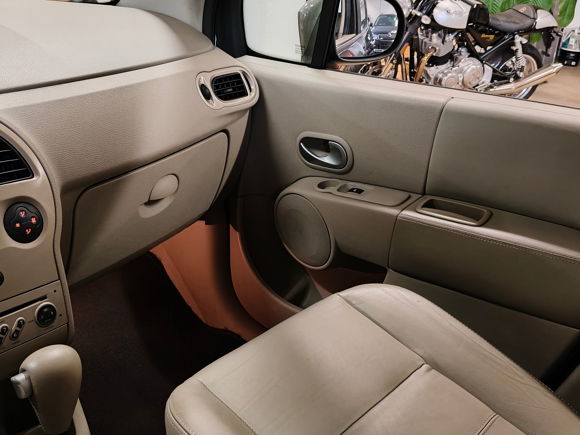 RENAULT Modus 1.6 16V Initiale-image-18