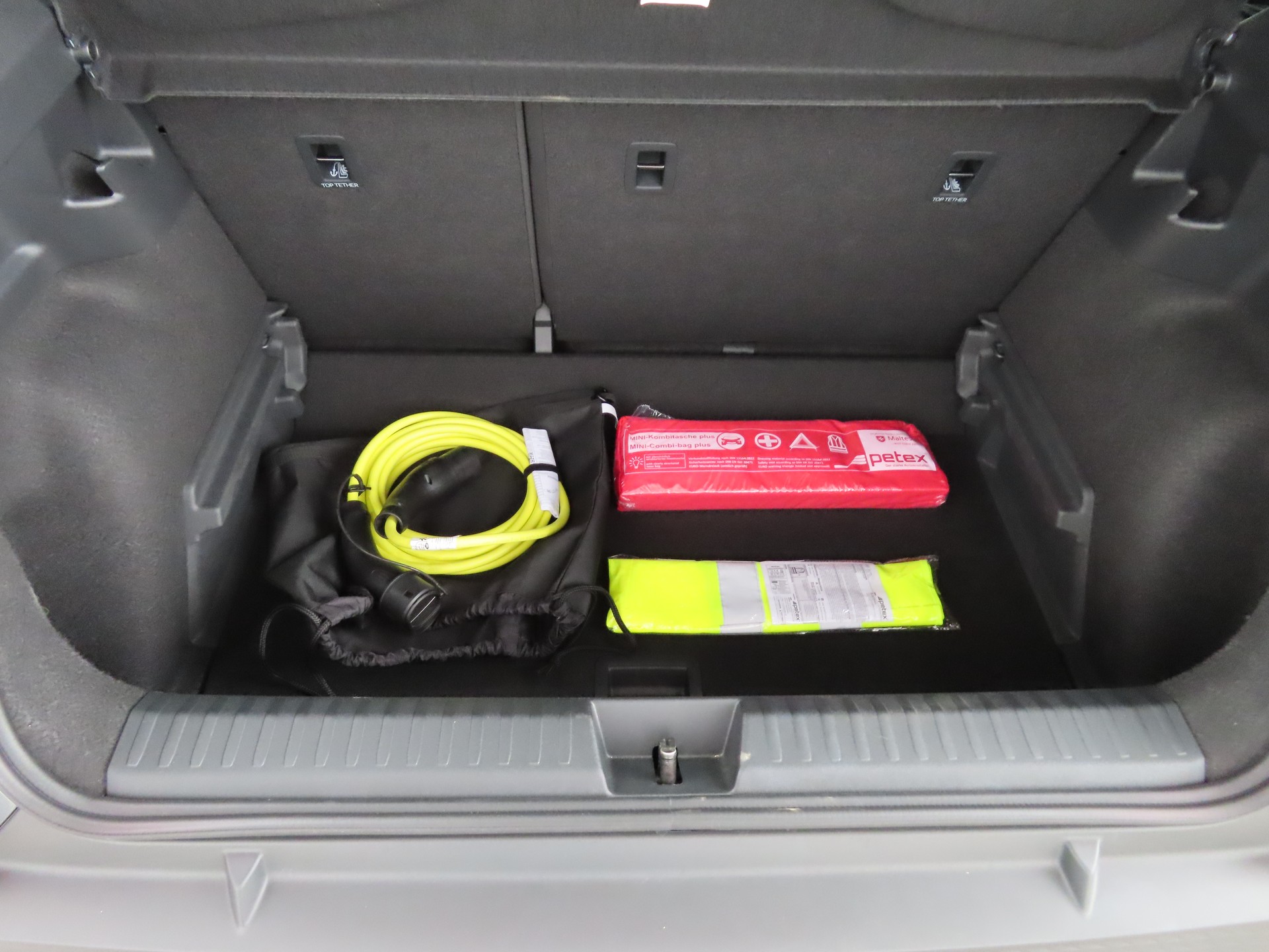 CUPRA Raval 52 kWh ENDURANCE LAUNCH EDITION DYNAMIC PLUS PLASMA-image-13