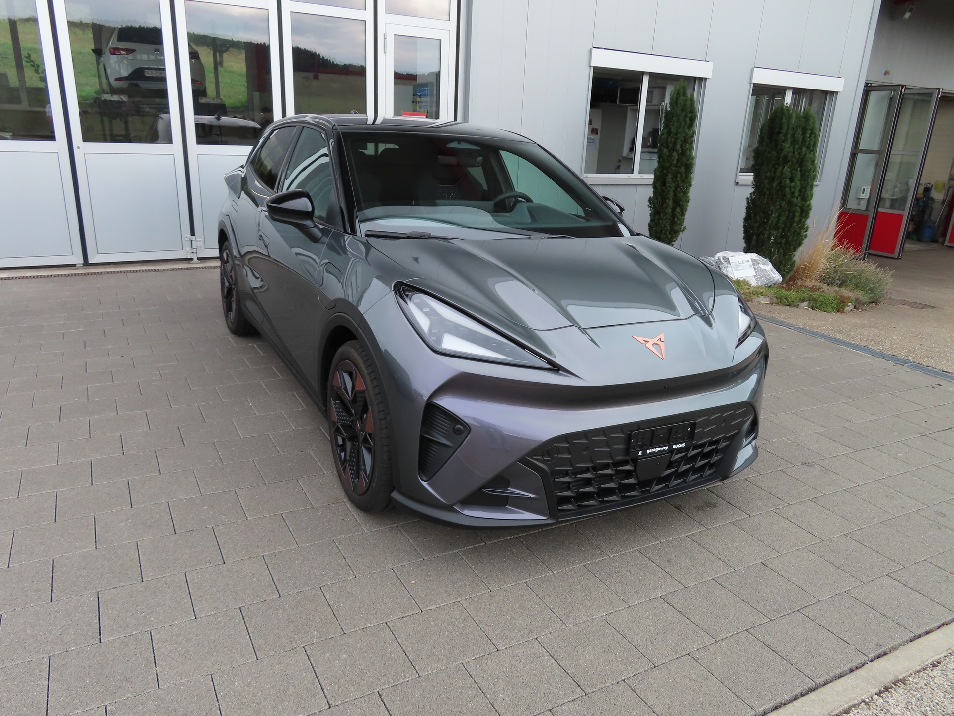 CUPRA Raval 52 kWh ENDURANCE LAUNCH EDITION DYNAMIC PLUS PLASMA-image-4