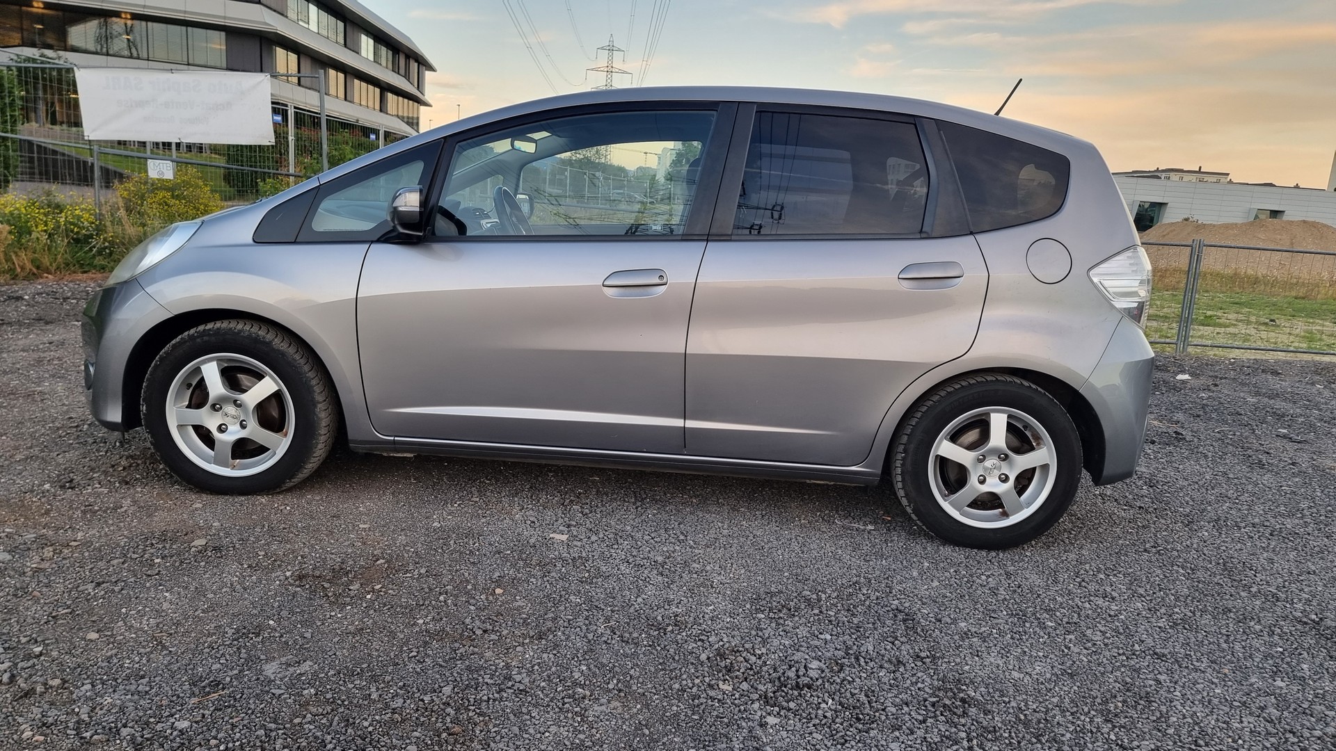 HONDA Jazz 1.3i Hybrid Comfort CVT-image-1