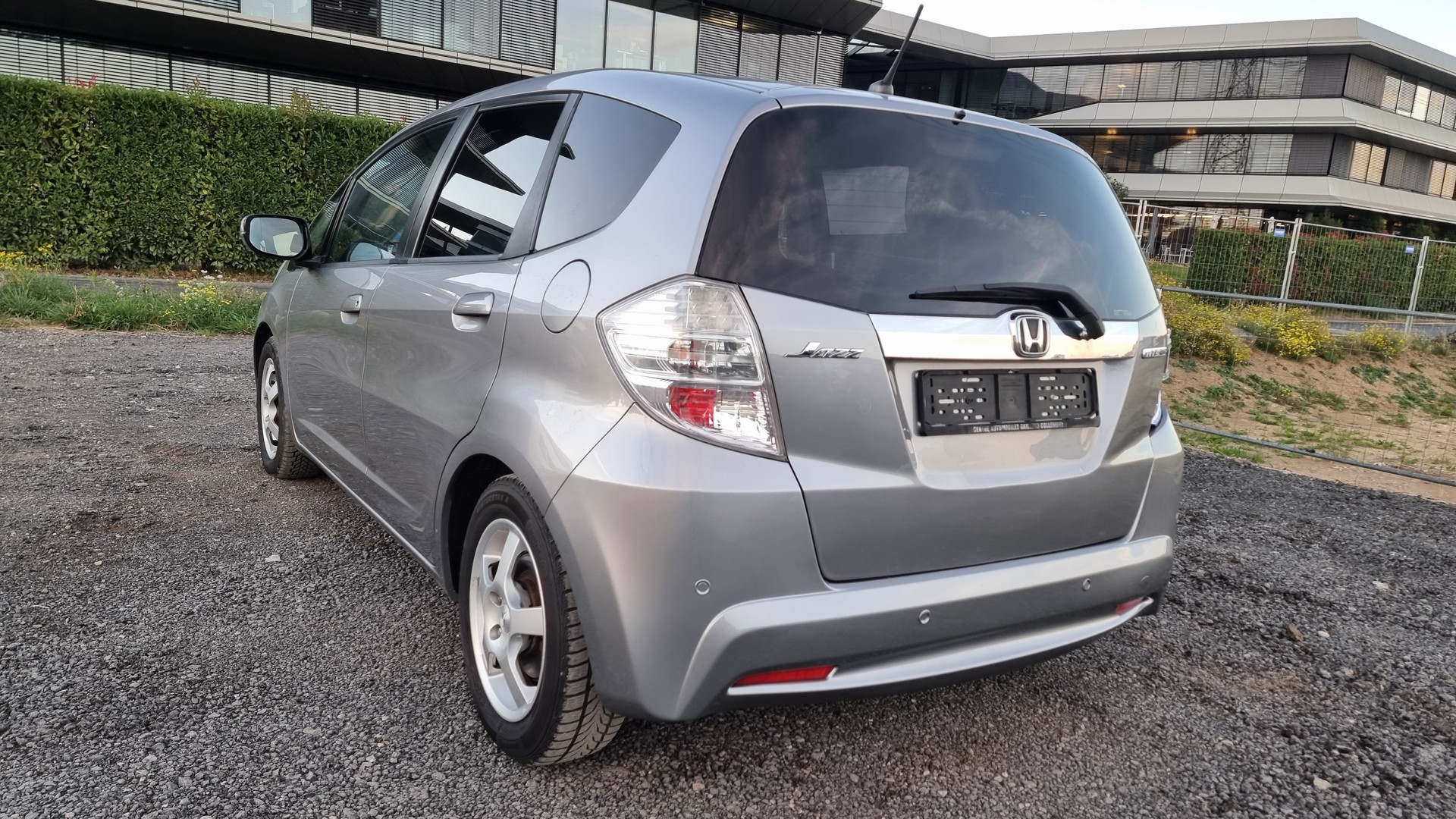 HONDA Jazz 1.3i Hybrid Comfort CVT-image-2