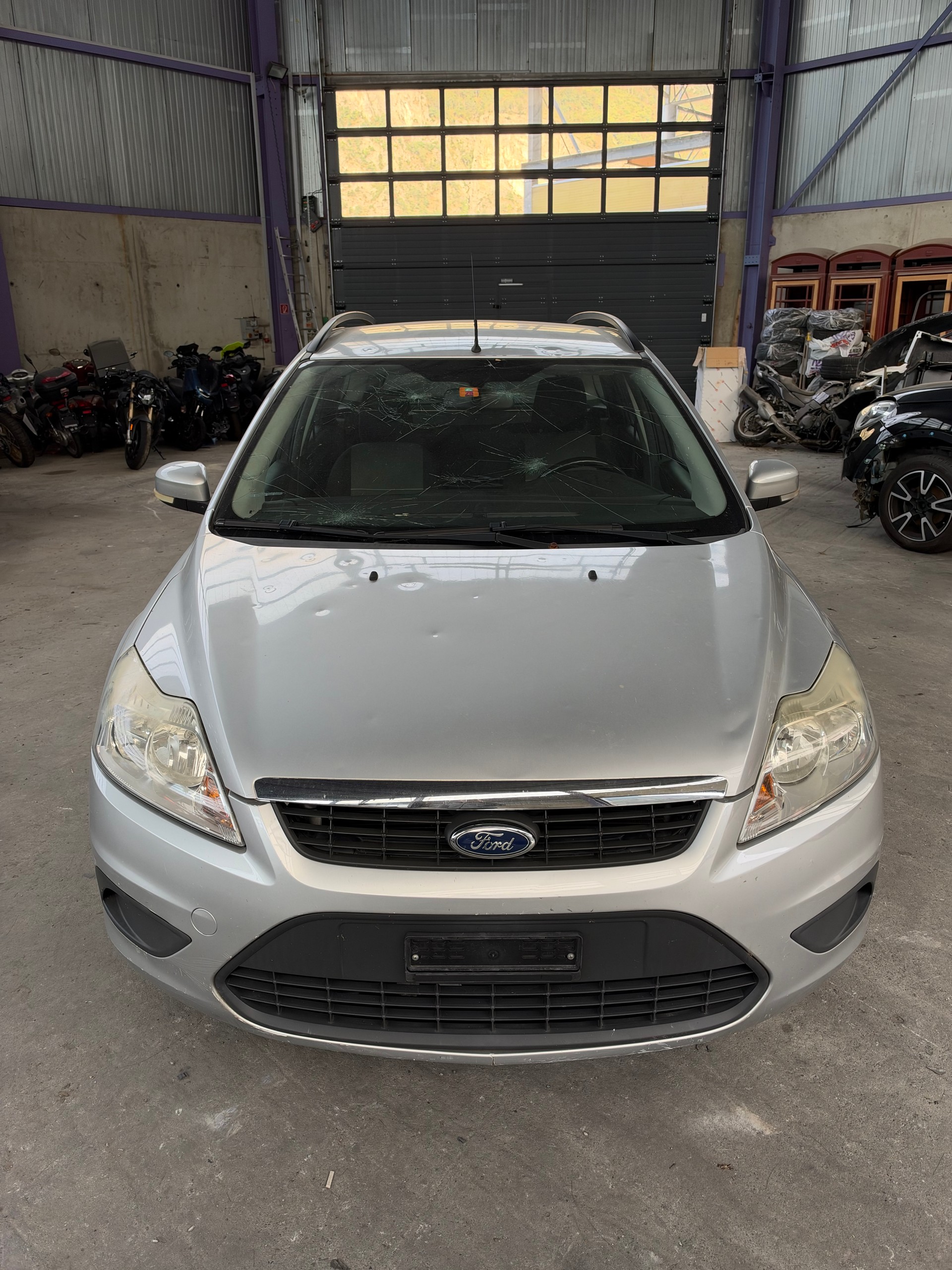FORD Focus 1.6i VCT Carving-image-2