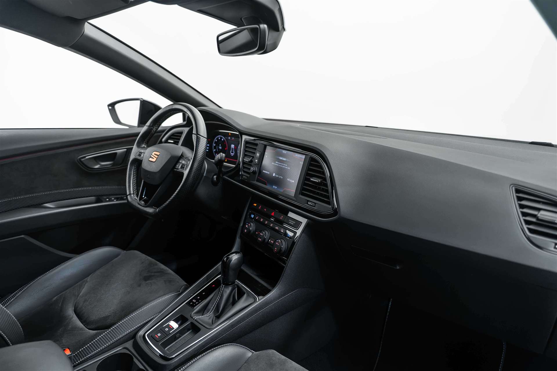 SEAT SEAT Leon ST 2.0 TSI Swiss Cupra 300 4 Drive DSG-image-10