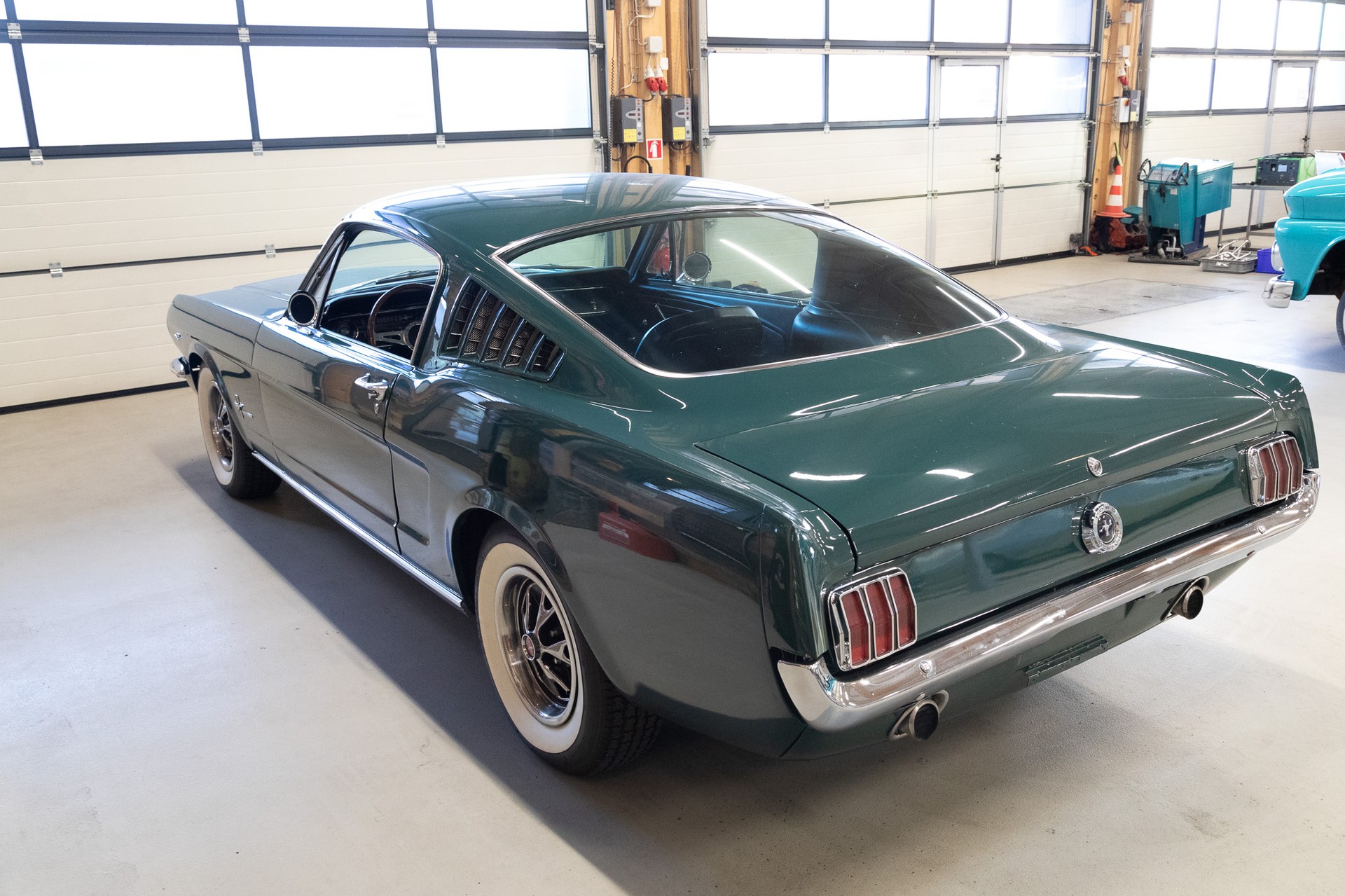 FORD MUSTANG-image-3