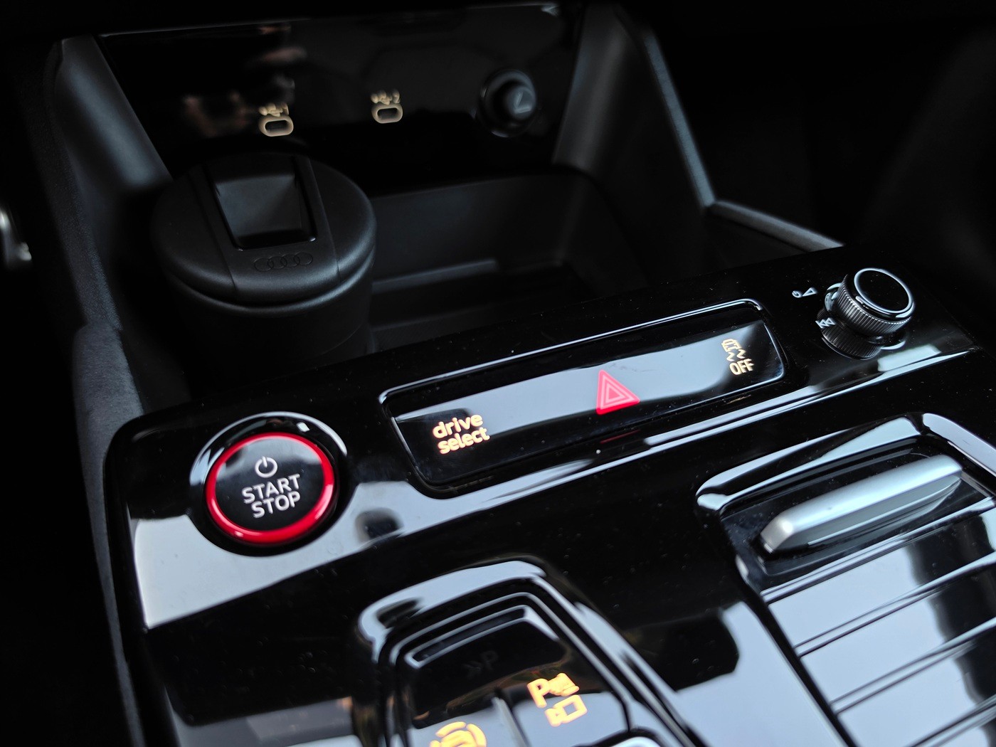 AUDI SQ6 e-tron quattro-image-16