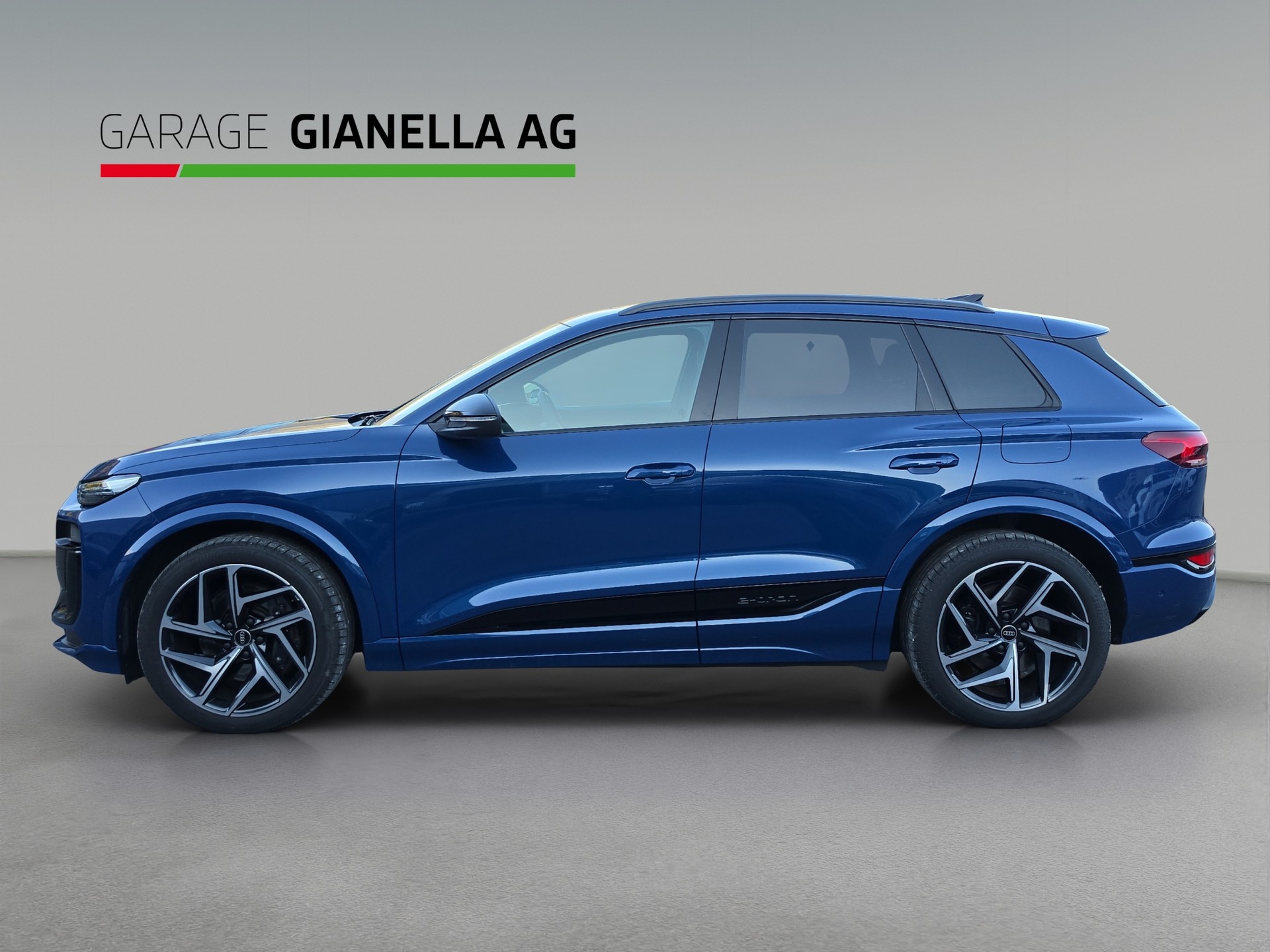 AUDI SQ6 e-tron quattro-showroom-element-1