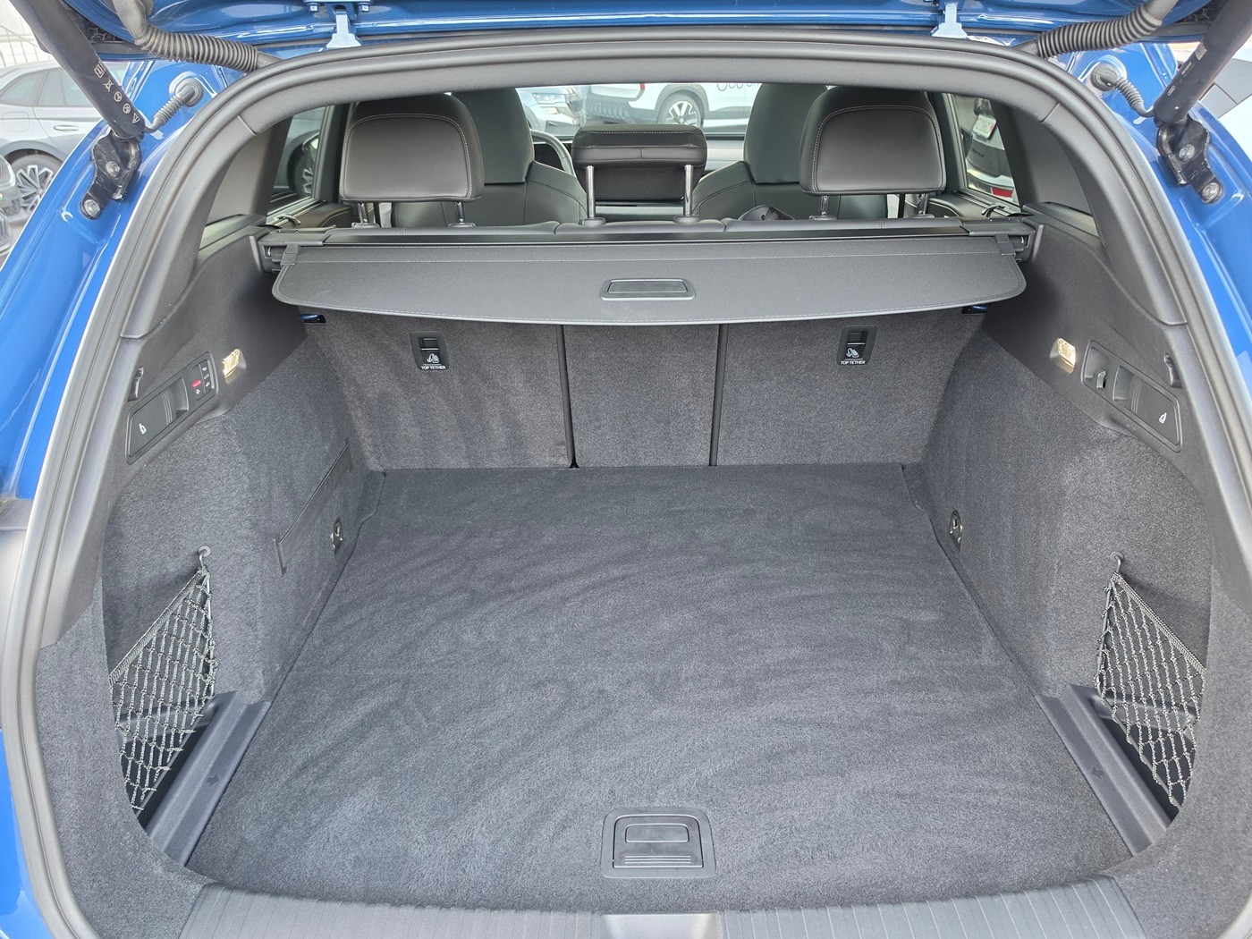 AUDI SQ6 e-tron quattro-image-5