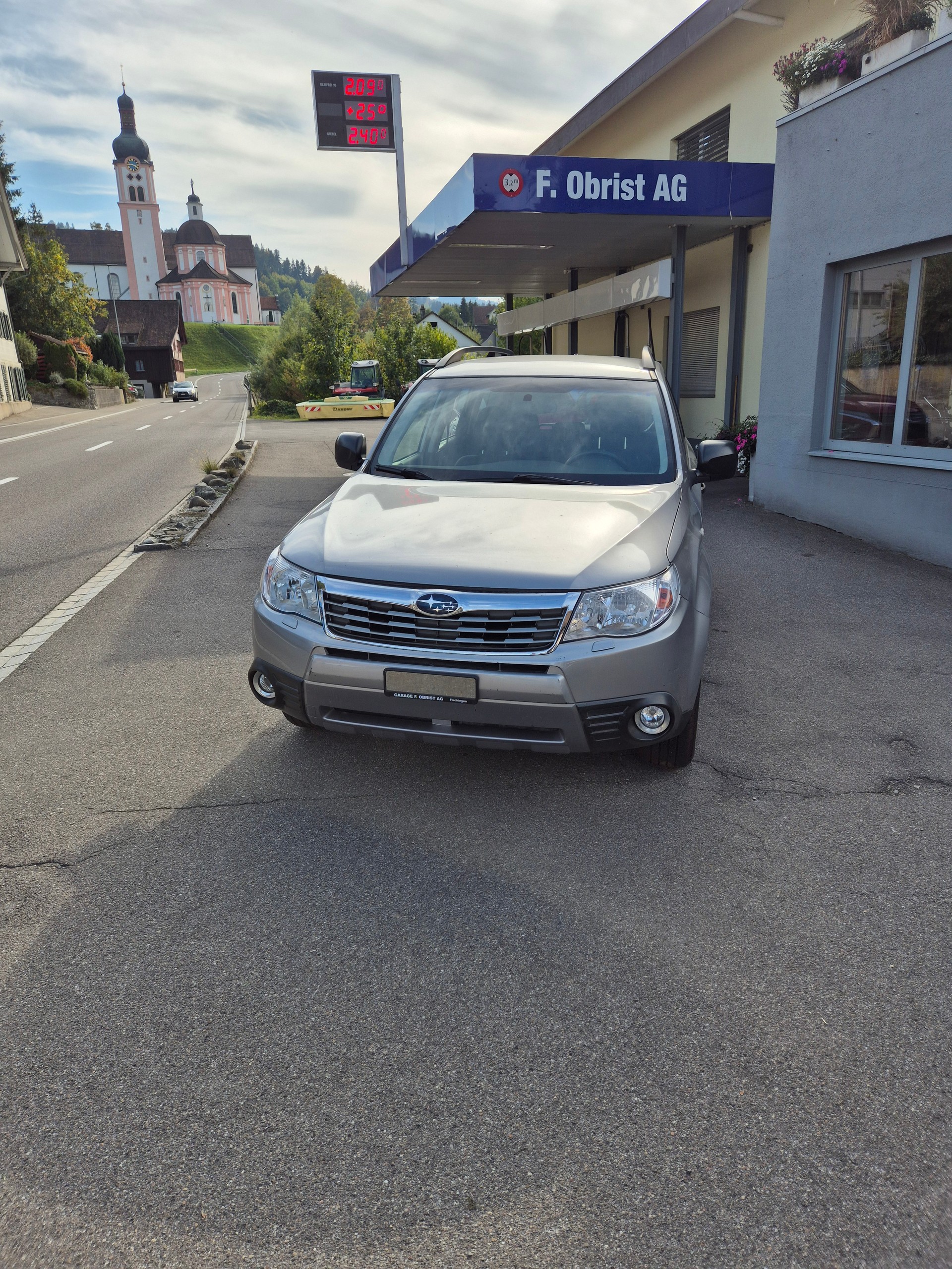 SUBARU Forester 2.0X Swiss Automatic-image-1