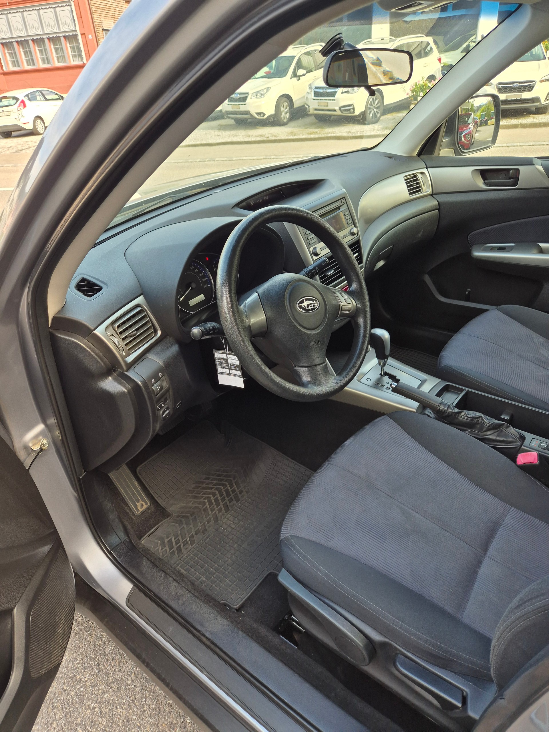 SUBARU Forester 2.0X Swiss Automatic-image-5