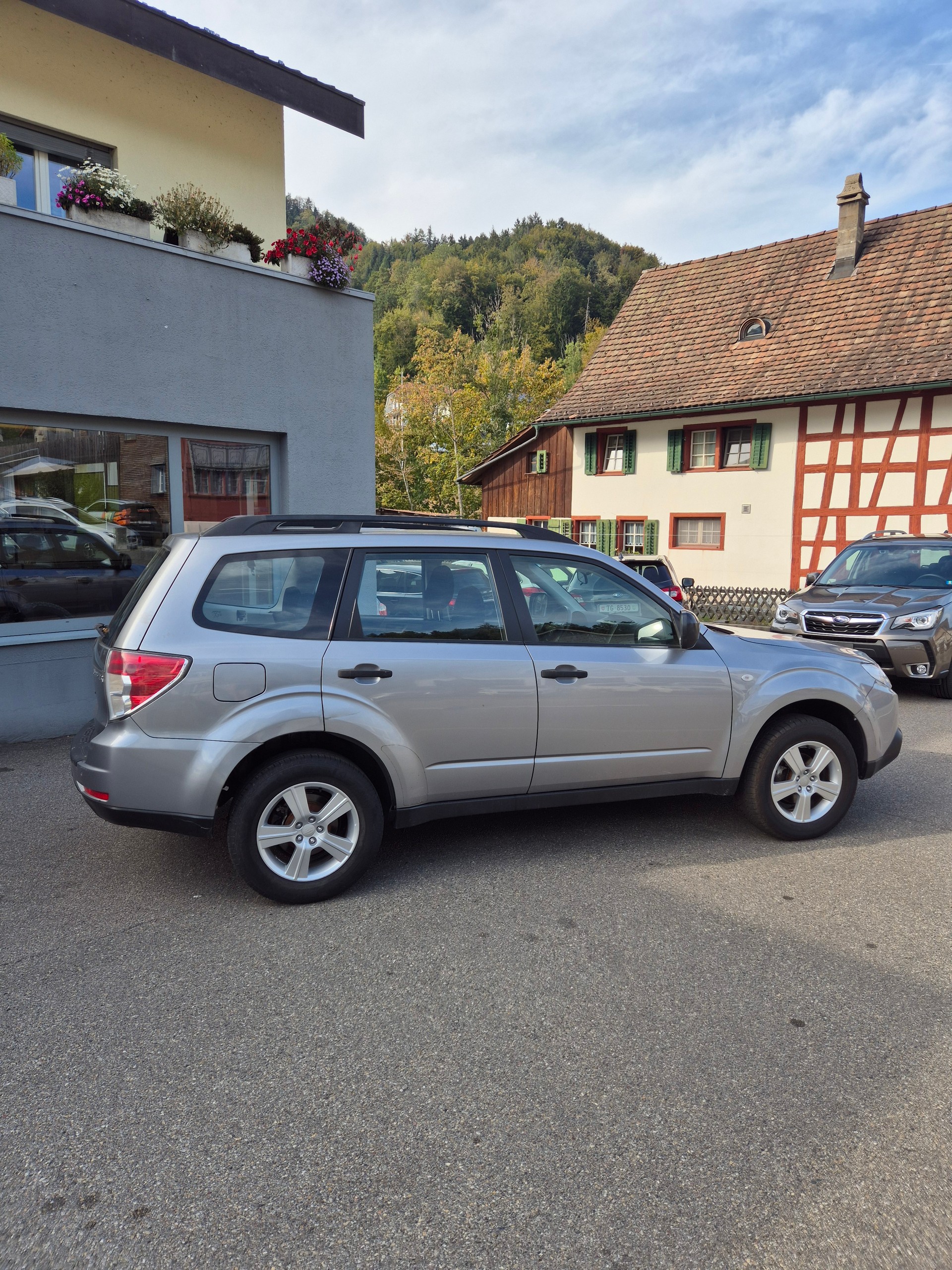 SUBARU Forester 2.0X Swiss Automatic-image-3