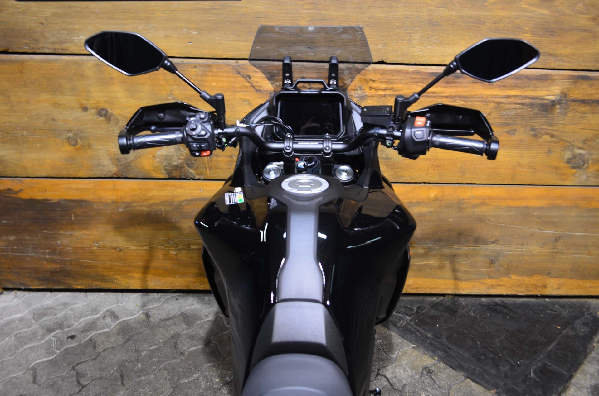 YAMAHA Tracer 7 ABS-showroom-element-2