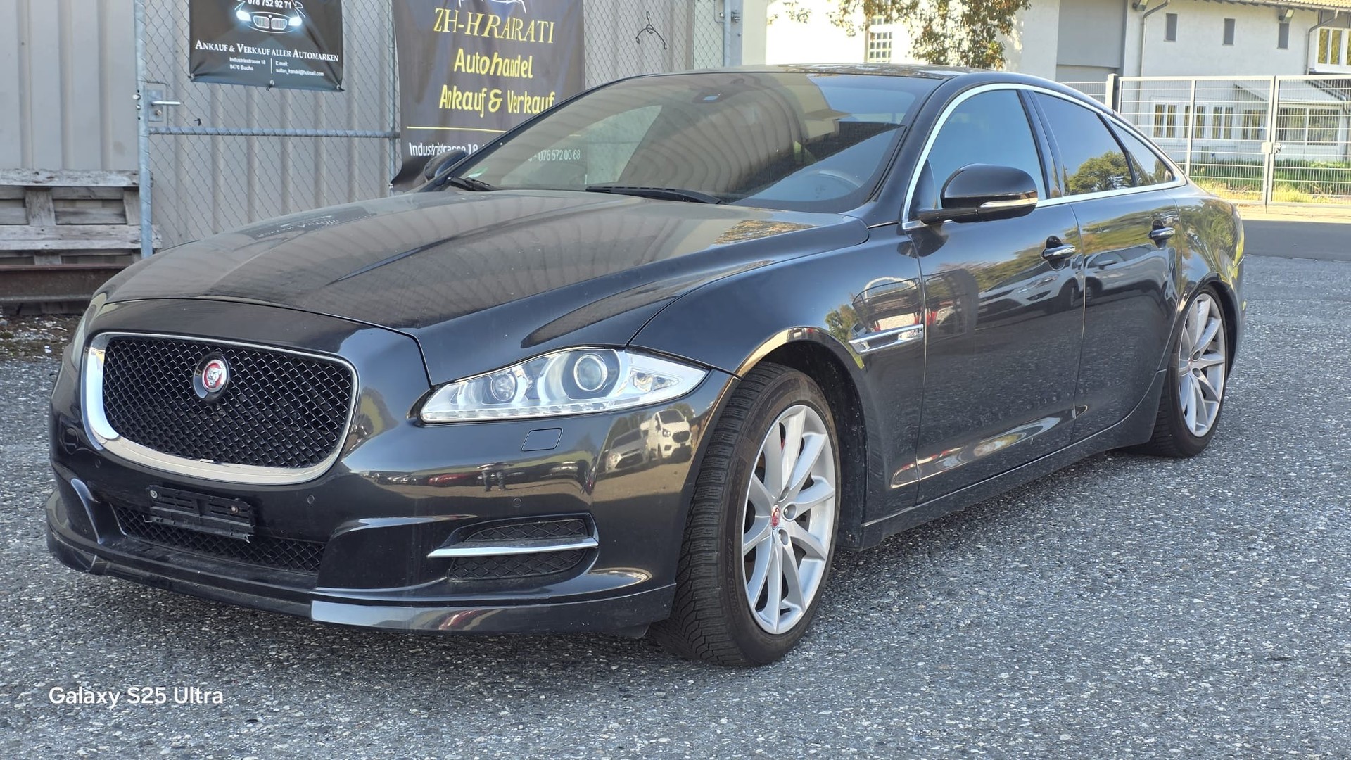 JAGUAR XJ 3.0 V6 S/C Premium Luxury Automatic AWD-image-2