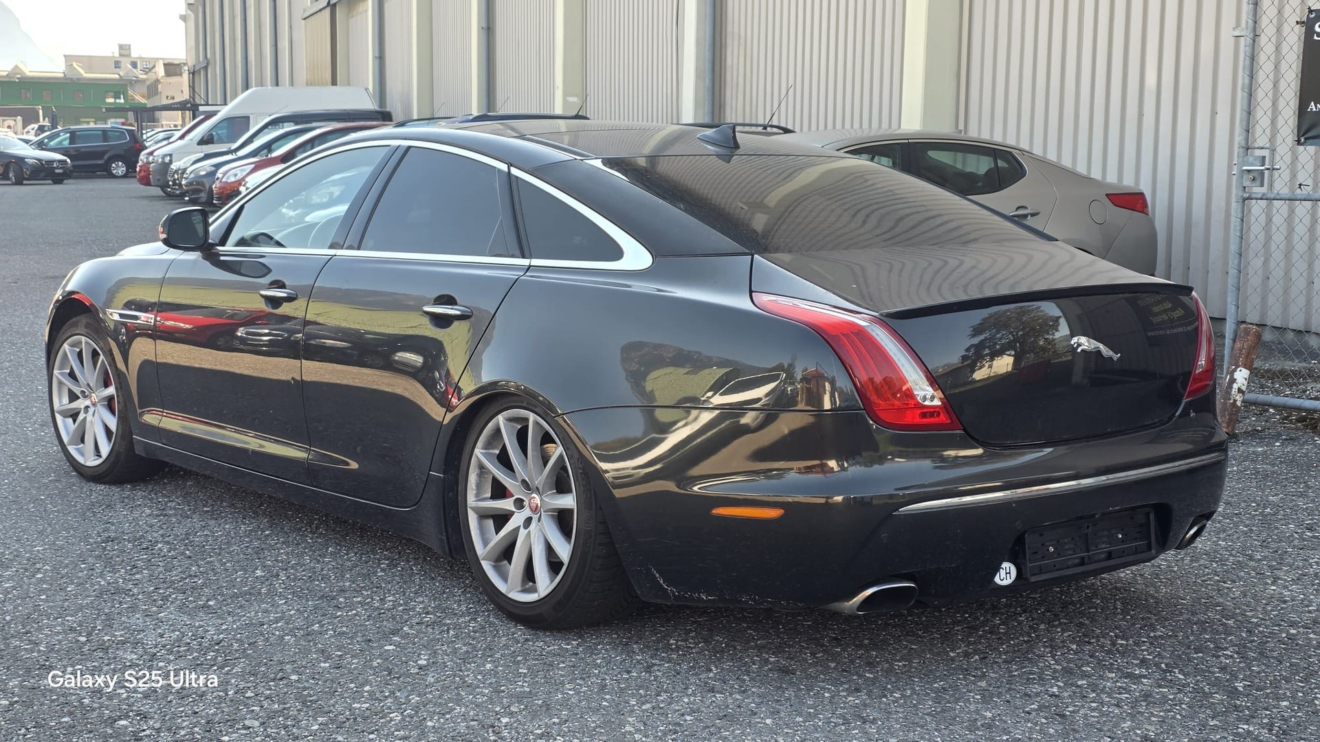 JAGUAR XJ 3.0 V6 S/C Premium Luxury Automatic AWD-image-3