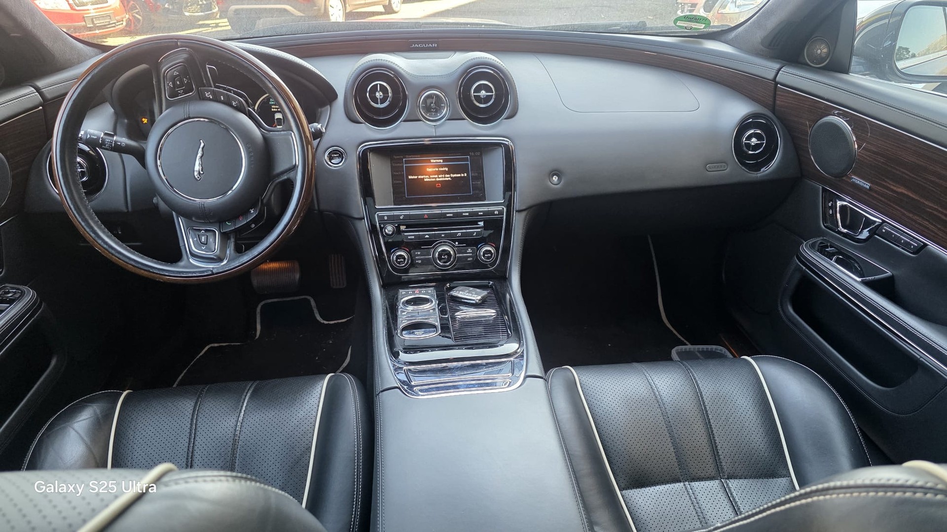 JAGUAR XJ 3.0 V6 S/C Premium Luxury Automatic AWD-image-10