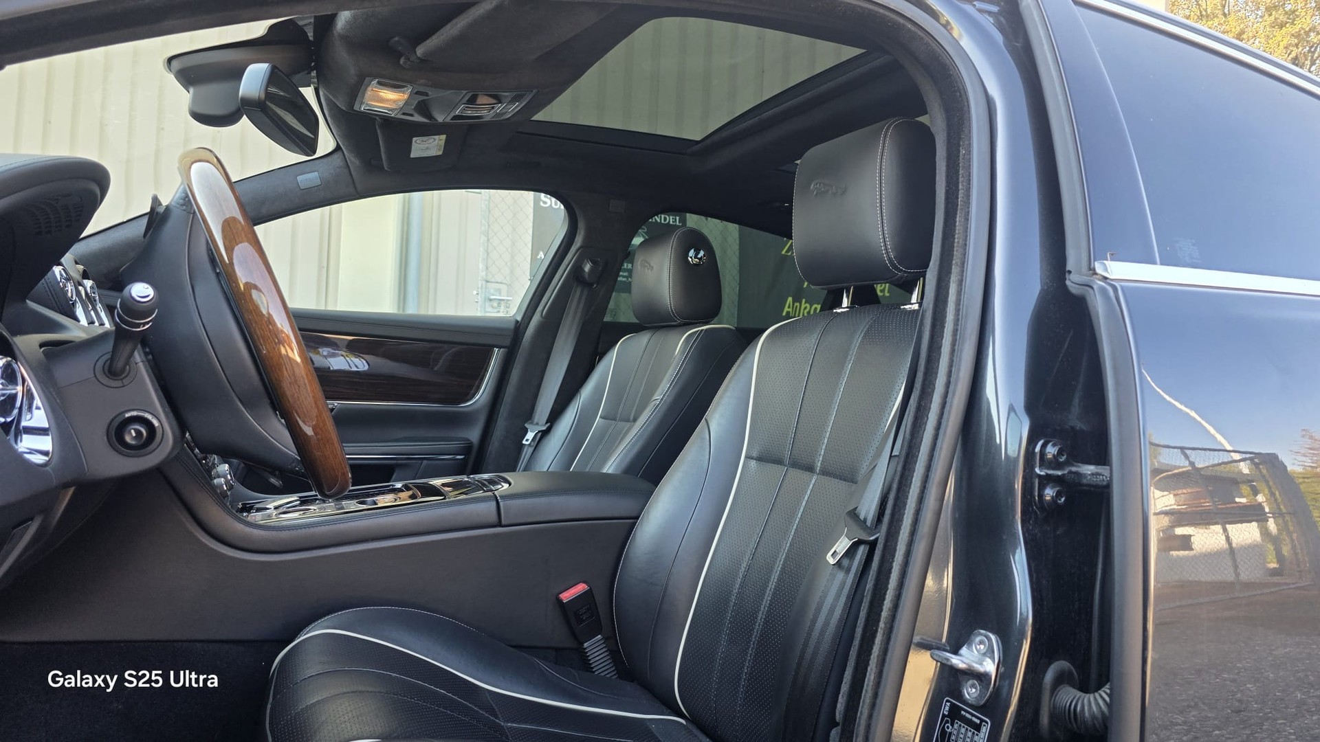 JAGUAR XJ 3.0 V6 S/C Premium Luxury Automatic AWD-image-7