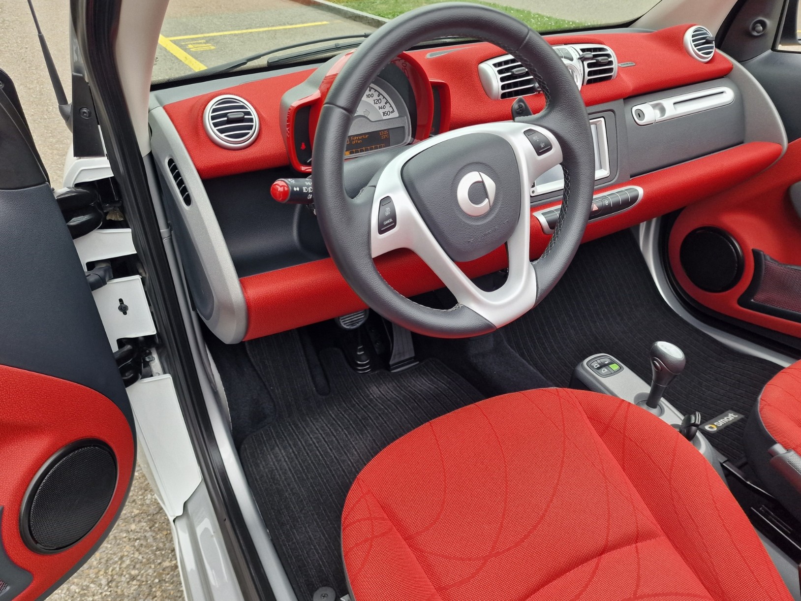 SMART fortwo pure mhd softip-image-10