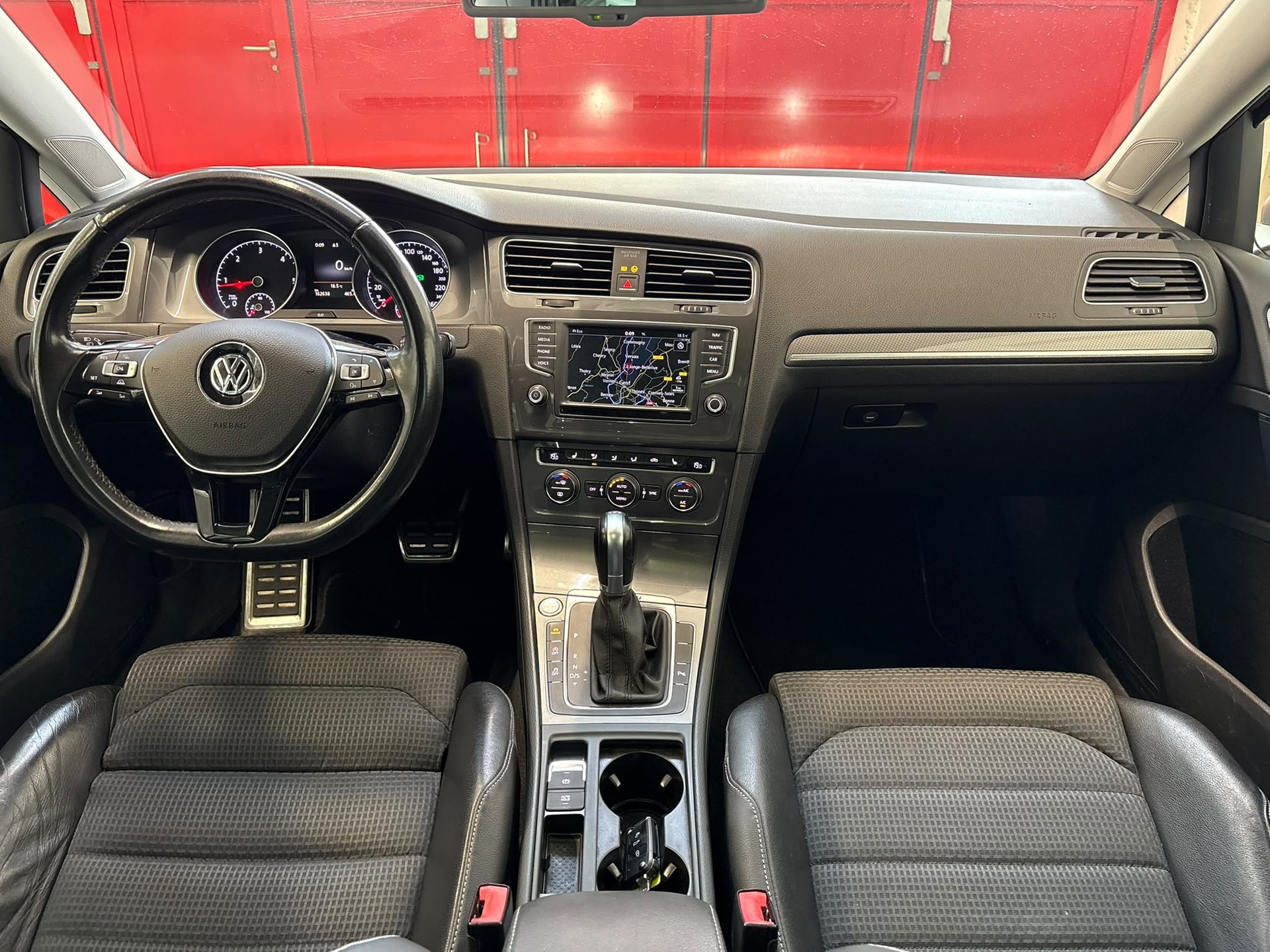 VW Golf 2.0 TDI Alltrack 4Motion-image-10