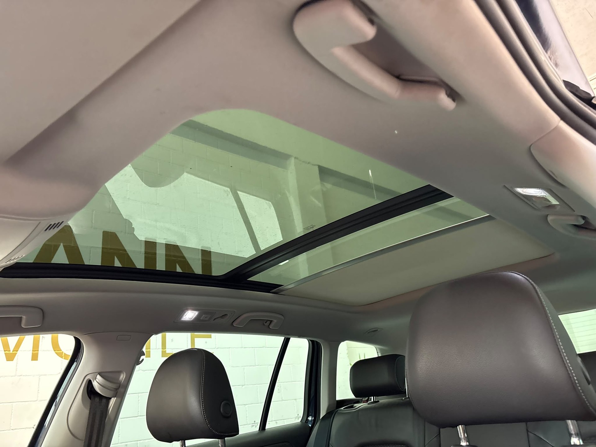 VW Golf 2.0 TDI Alltrack 4Motion-image-13