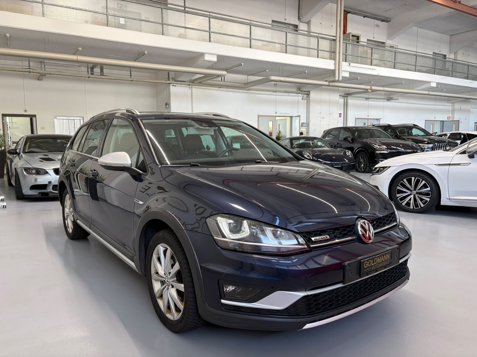 VW Golf 2.0 TDI Alltrack 4Motion-image-4