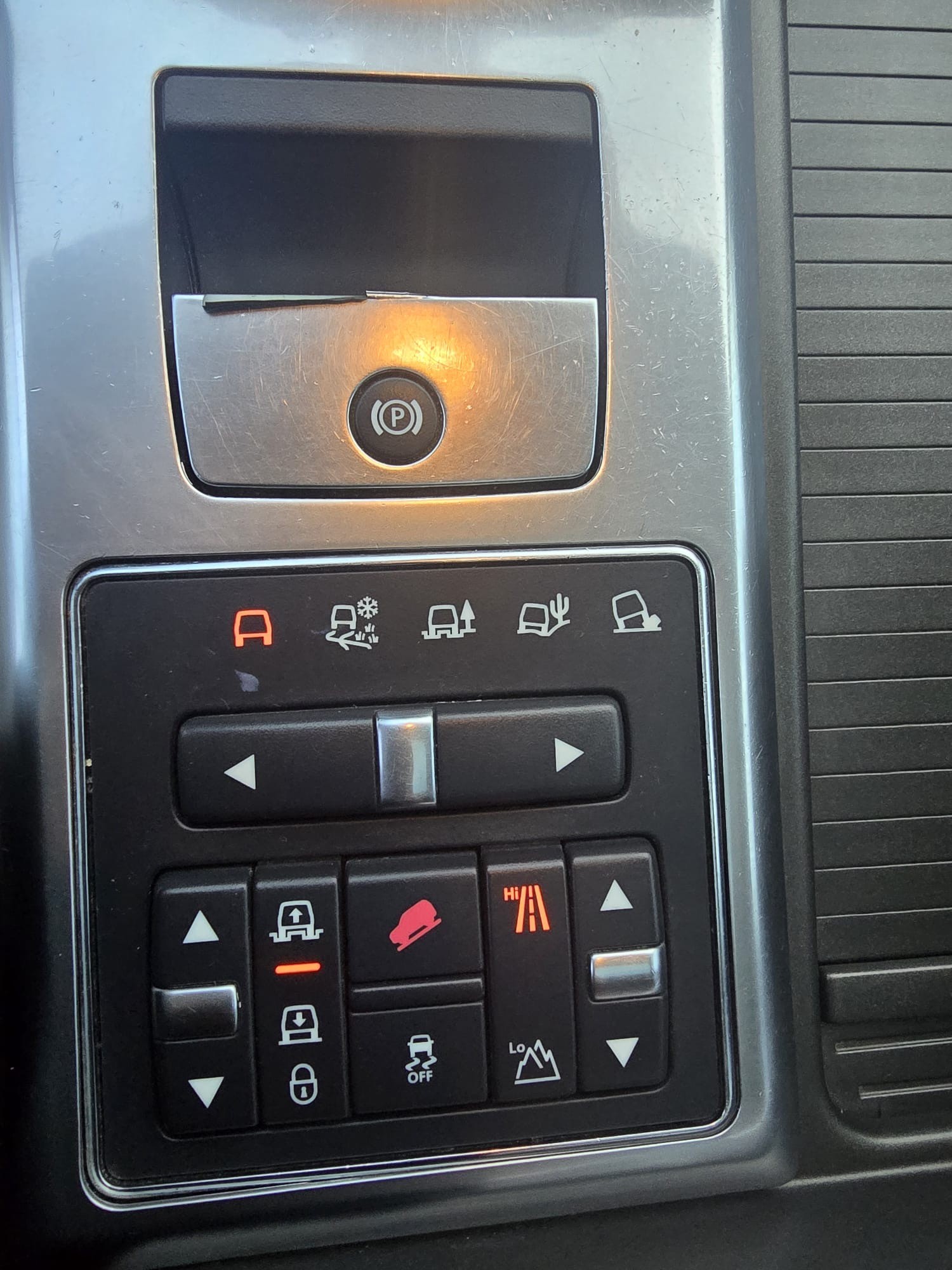 LAND ROVER Range Rover Sport 3.0 TDV6 SE Automatic-image-11